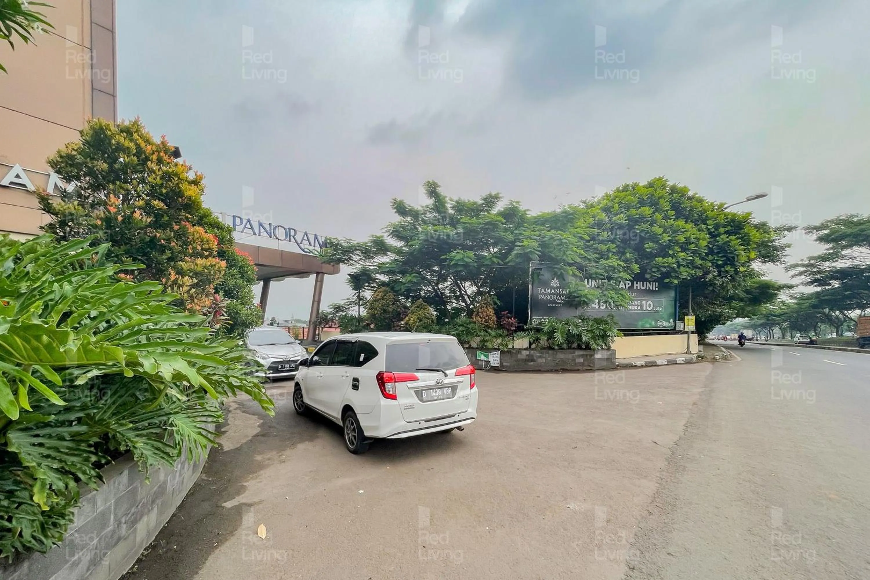 Property building in RedLiving Apartemen Tamansari Panoramic - Santuy Agency