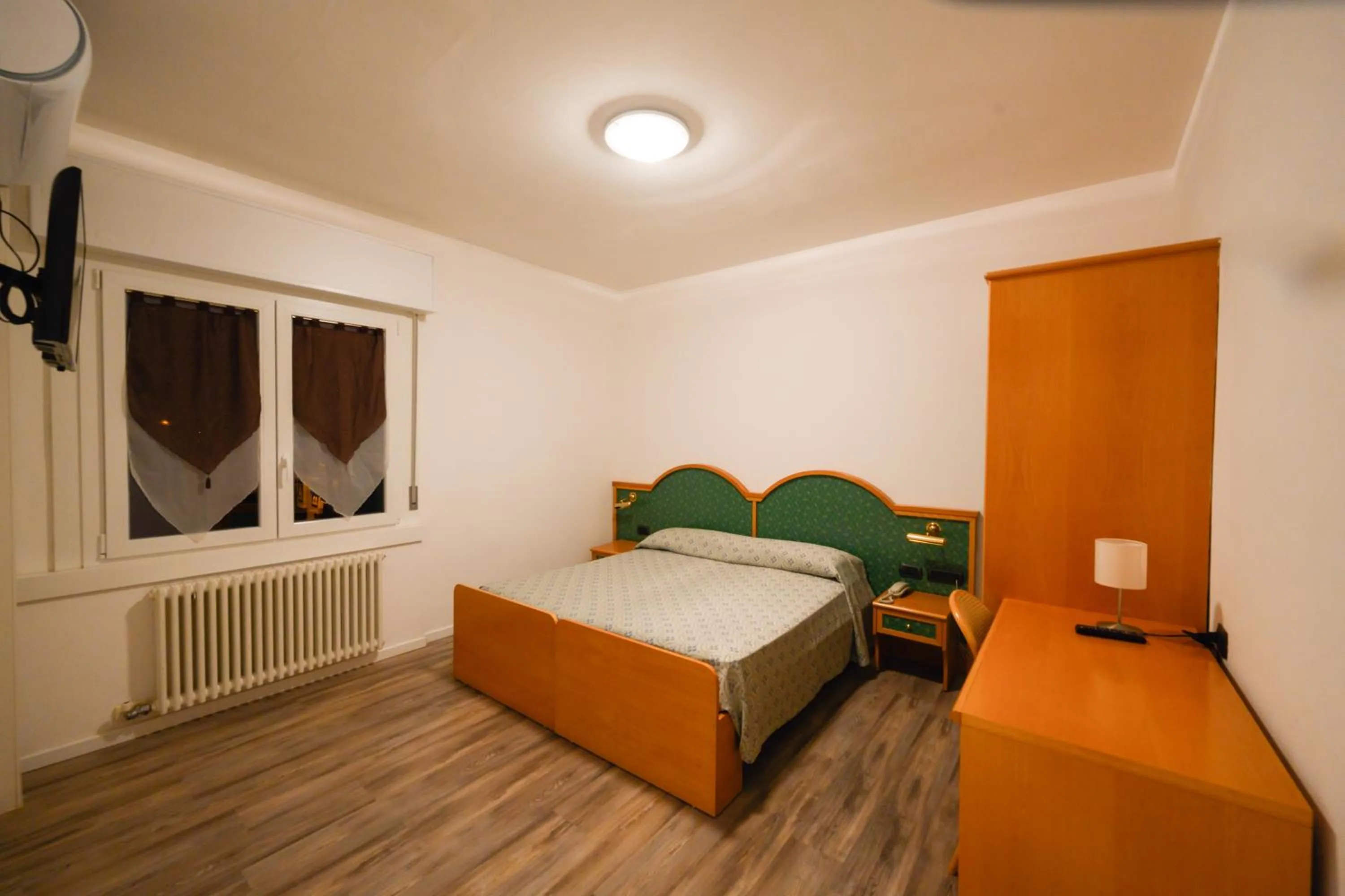 Photo of the whole room, Bed in AlmaMed Hotel san Leonardo