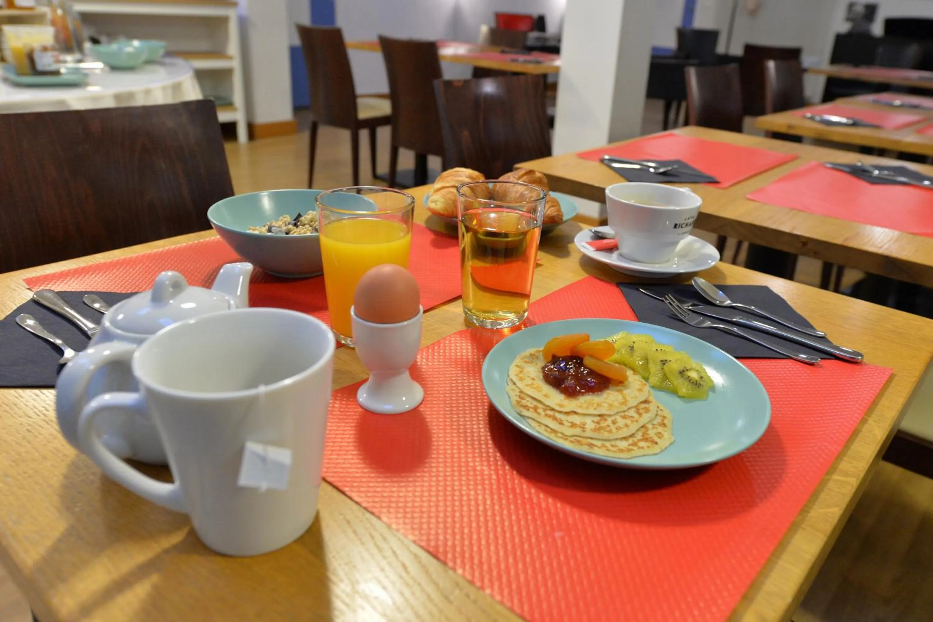 Restaurant/places to eat in La Villa des Golf.e.s