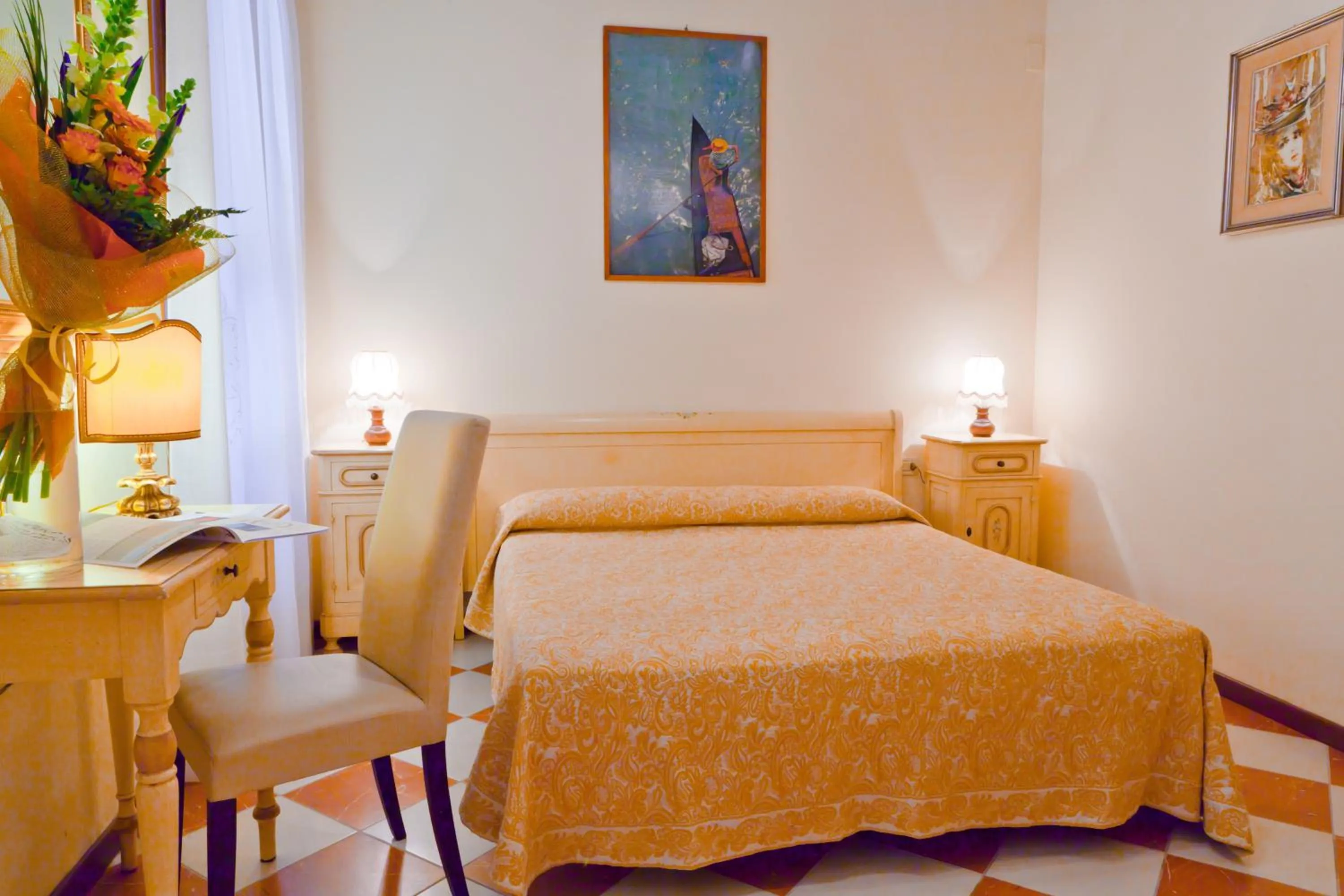 Photo of the whole room, Bed in Hotel Henry