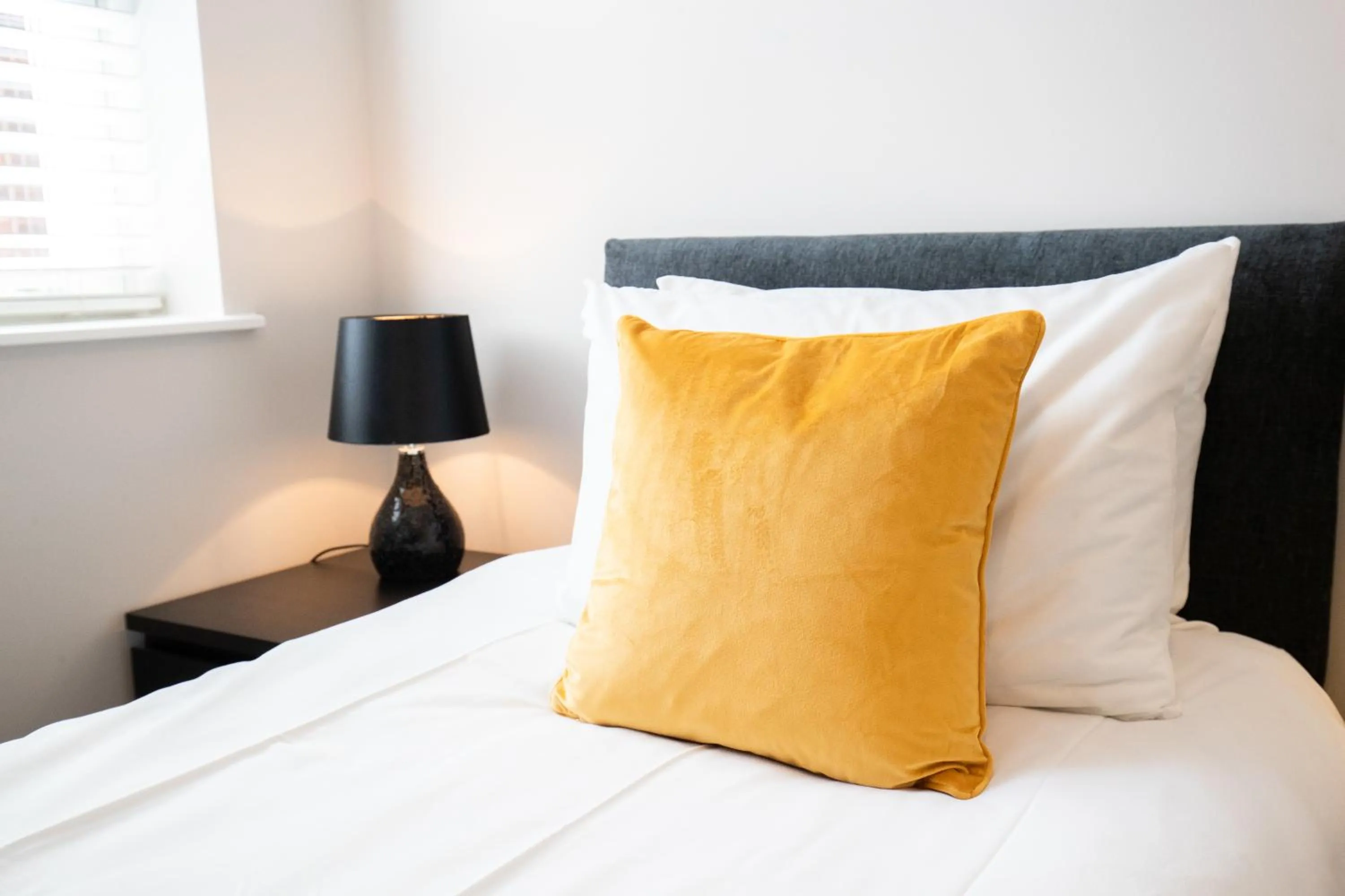 Bedroom, Bed in Velvet 2-bedroom apartment, Brewery Road, Hoddesdon