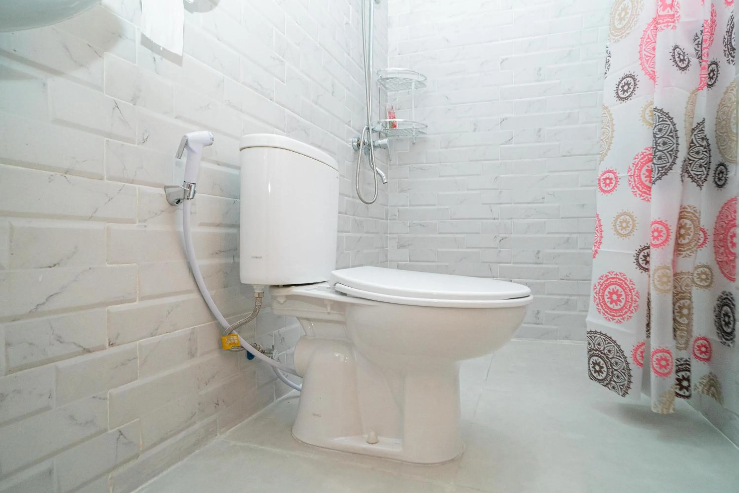 RedDoorz at Golden Averis Cibuluh Bogor