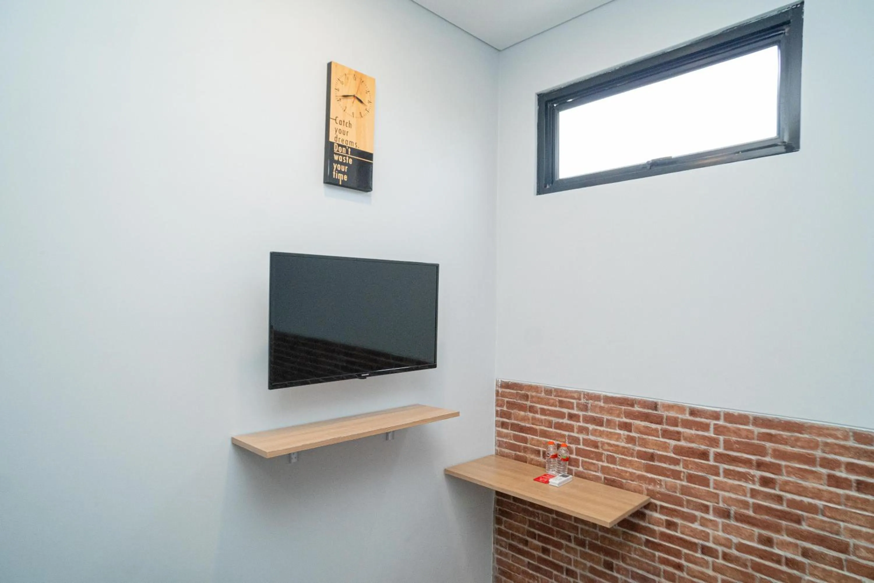 RedDoorz at Golden Averis Cibuluh Bogor