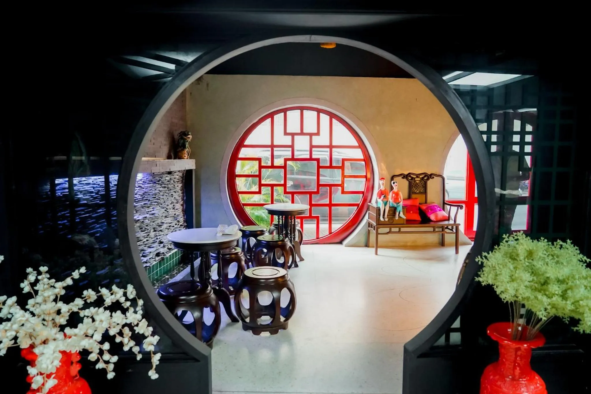 Lobby or reception in 2499 Heritage Chinatown Bangkok Hotel By RoomQuest