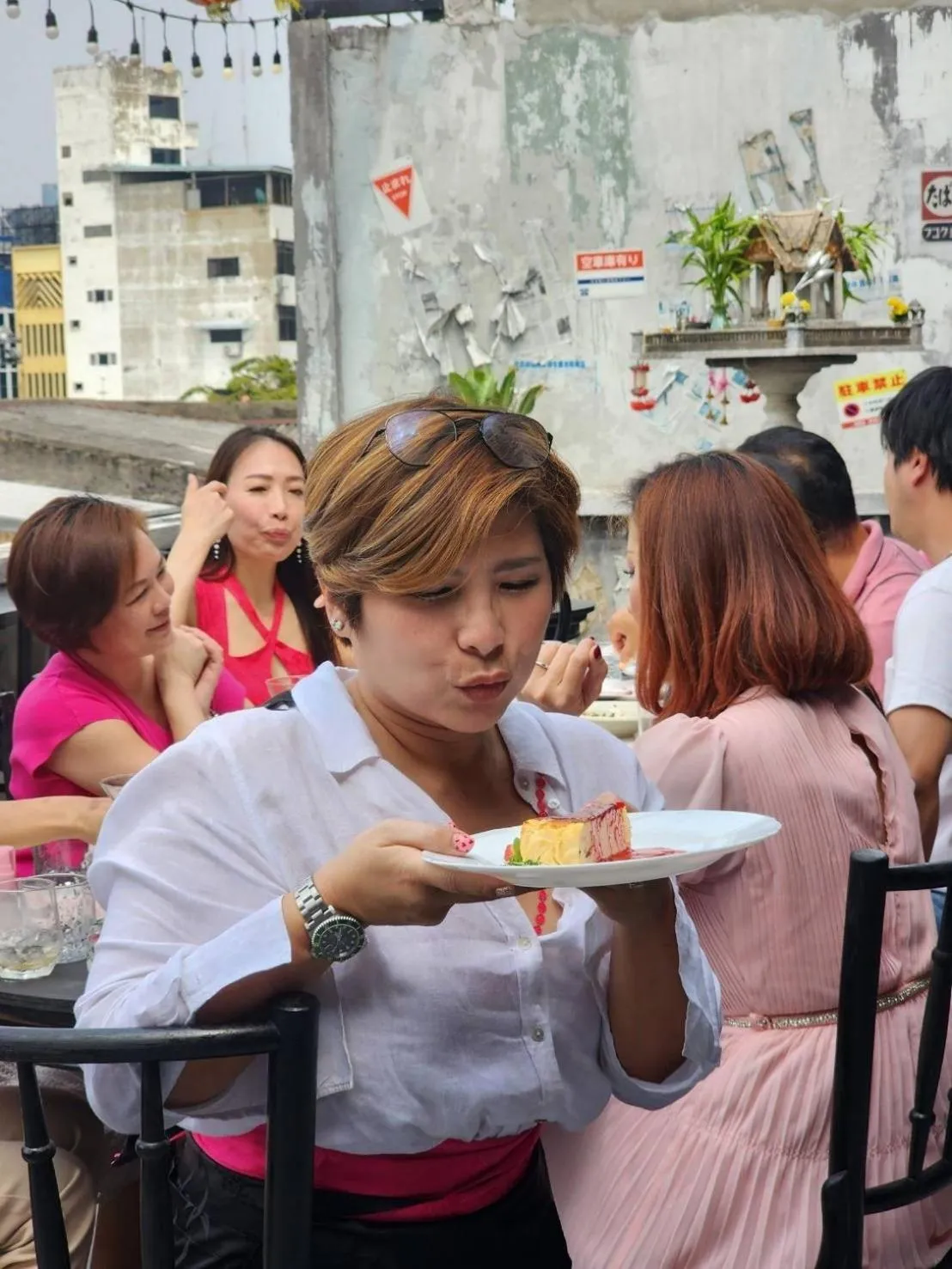 Restaurant/places to eat in 2499 Heritage Chinatown Bangkok Hotel By RoomQuest