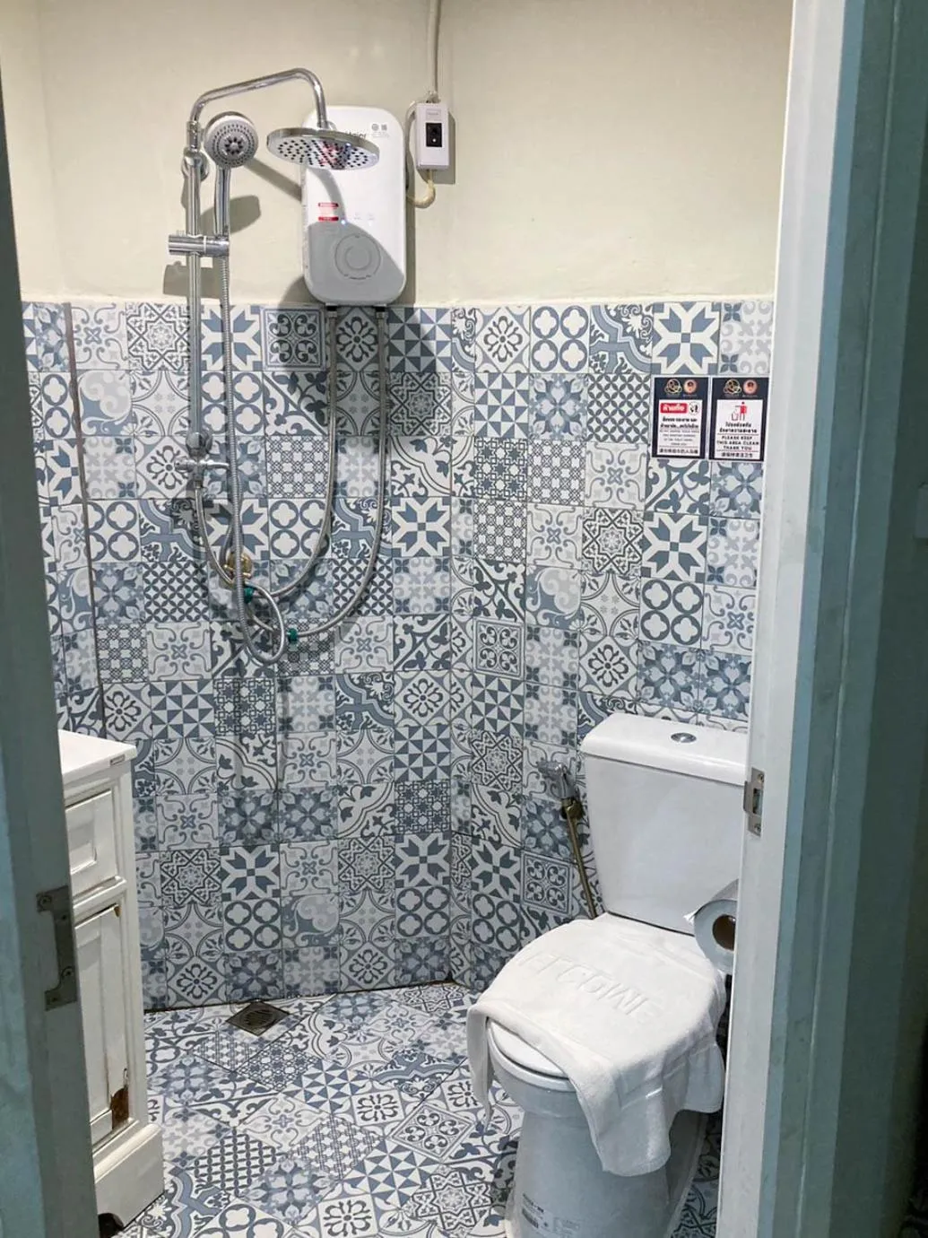 Shower in 2499 Heritage Chinatown Bangkok Hotel By RoomQuest