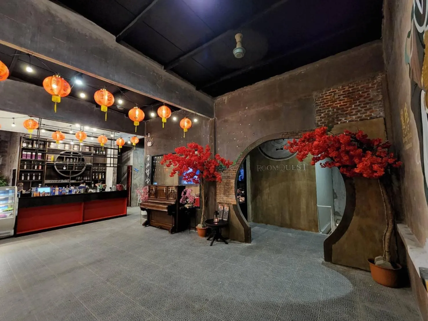 Restaurant/places to eat in 2499 Heritage Chinatown Bangkok Hotel By RoomQuest