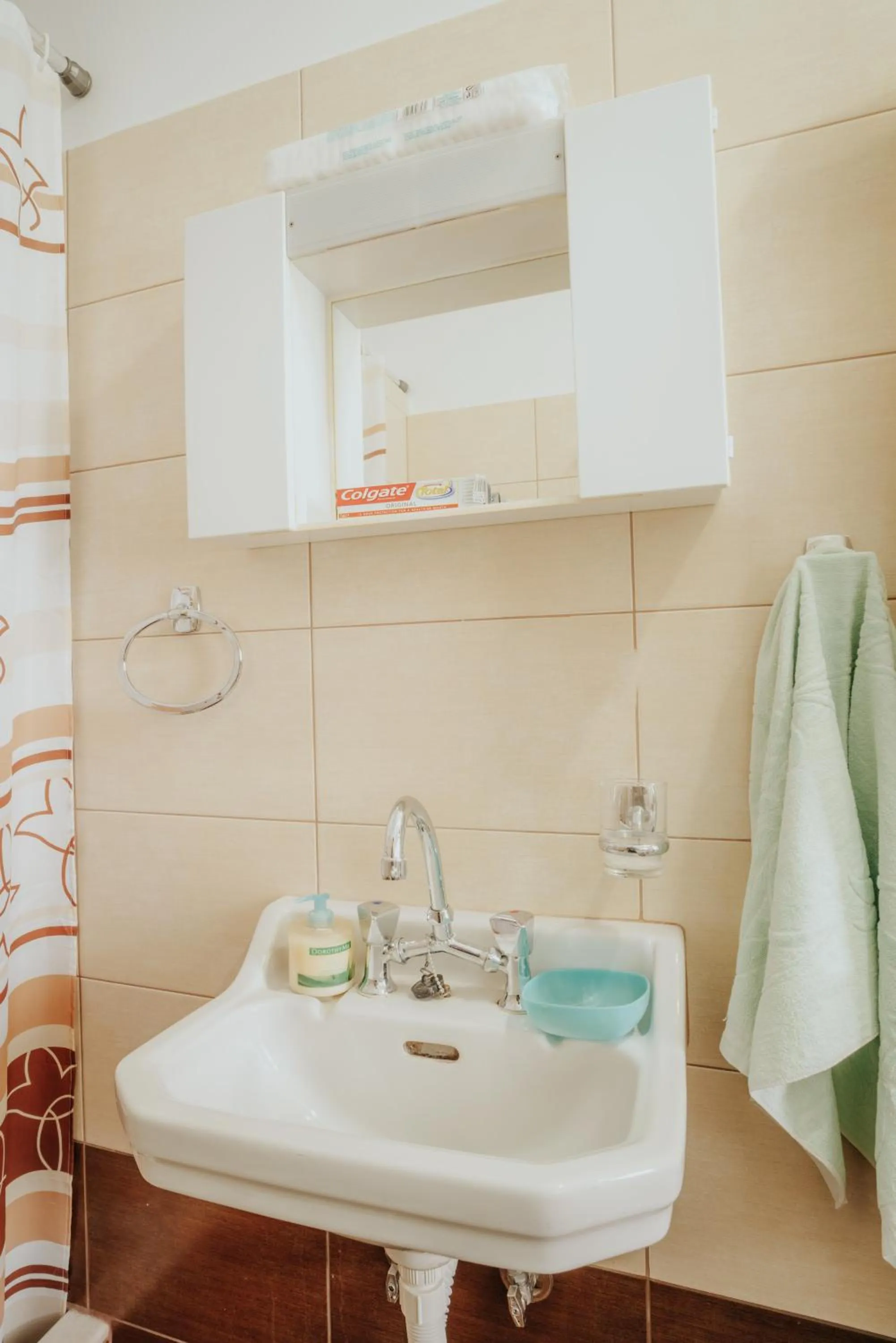 Bathroom in Kalavrita downtown 3 bedrm house for 6 pers by MPS