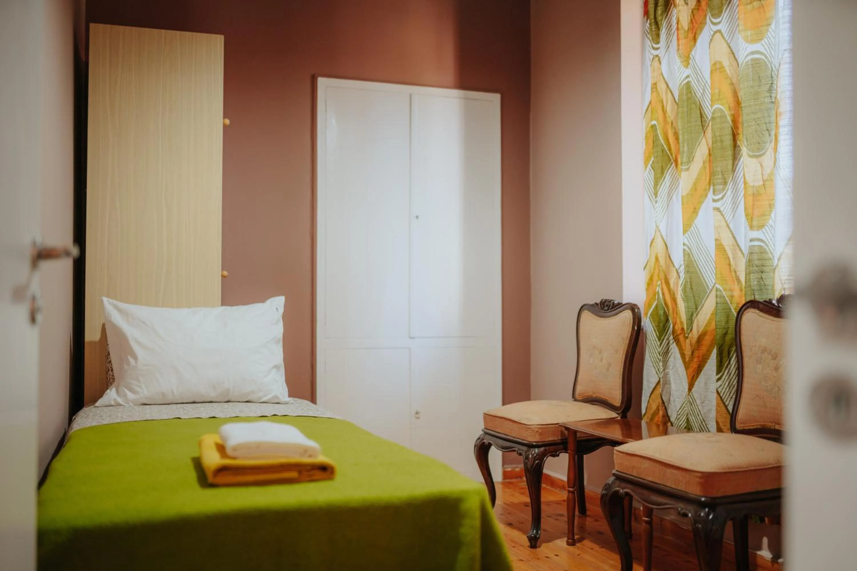 Bed in Kalavrita downtown 3 bedrm house for 6 pers by MPS