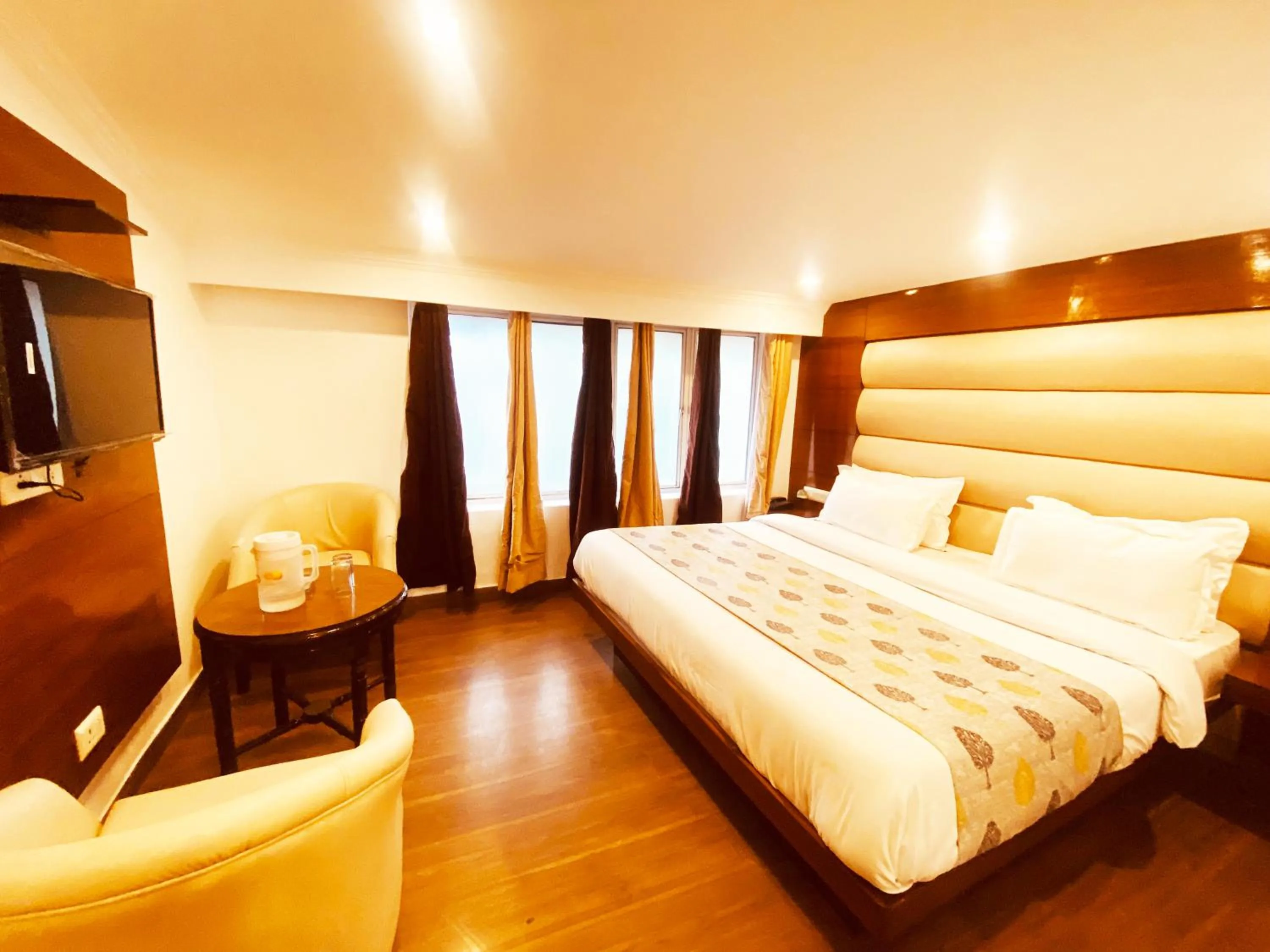 Living room, Bed in Hotel Royal Classic @ Mall Road Mussoorie