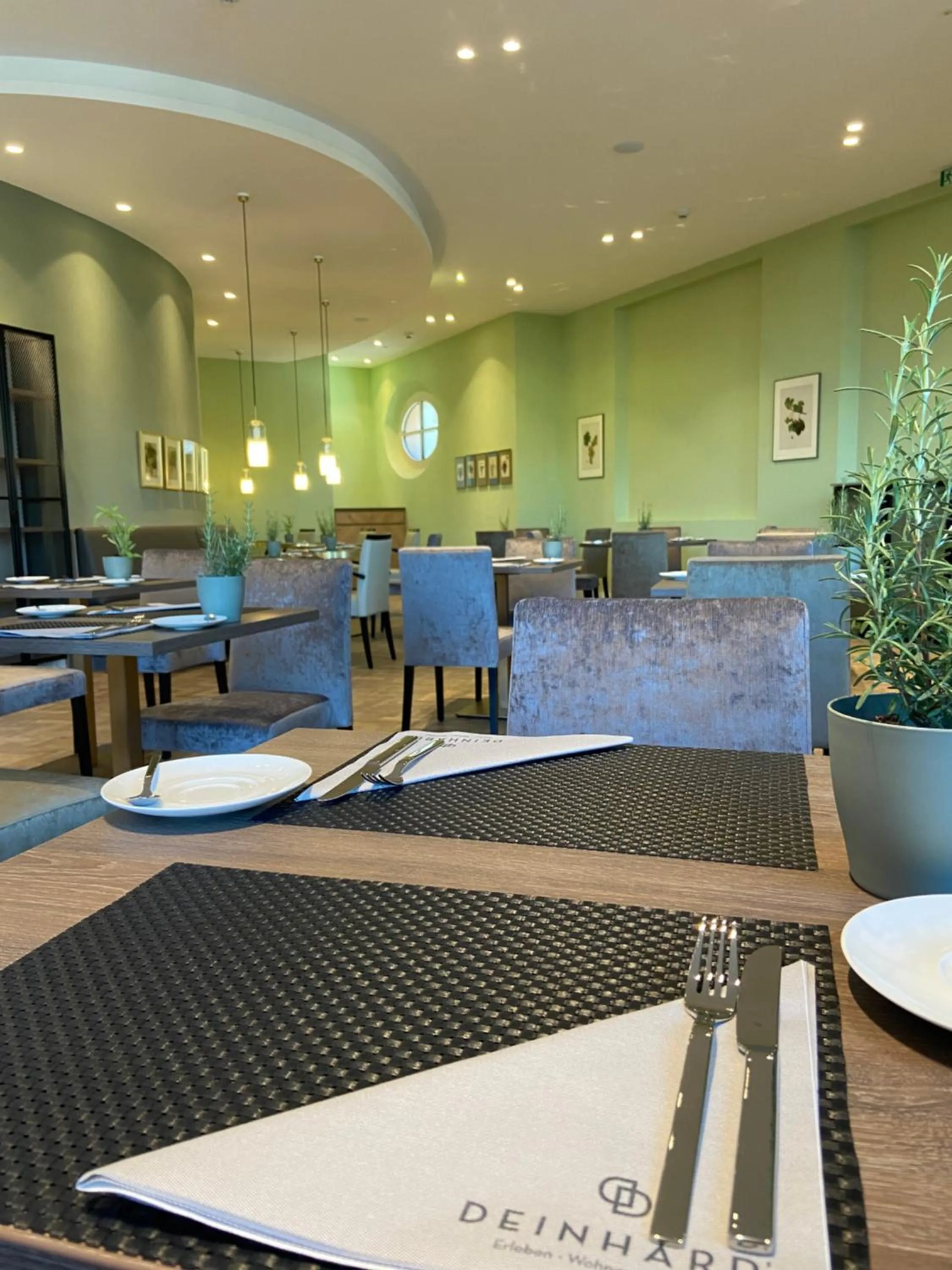 Restaurant/places to eat in DEINHARD's