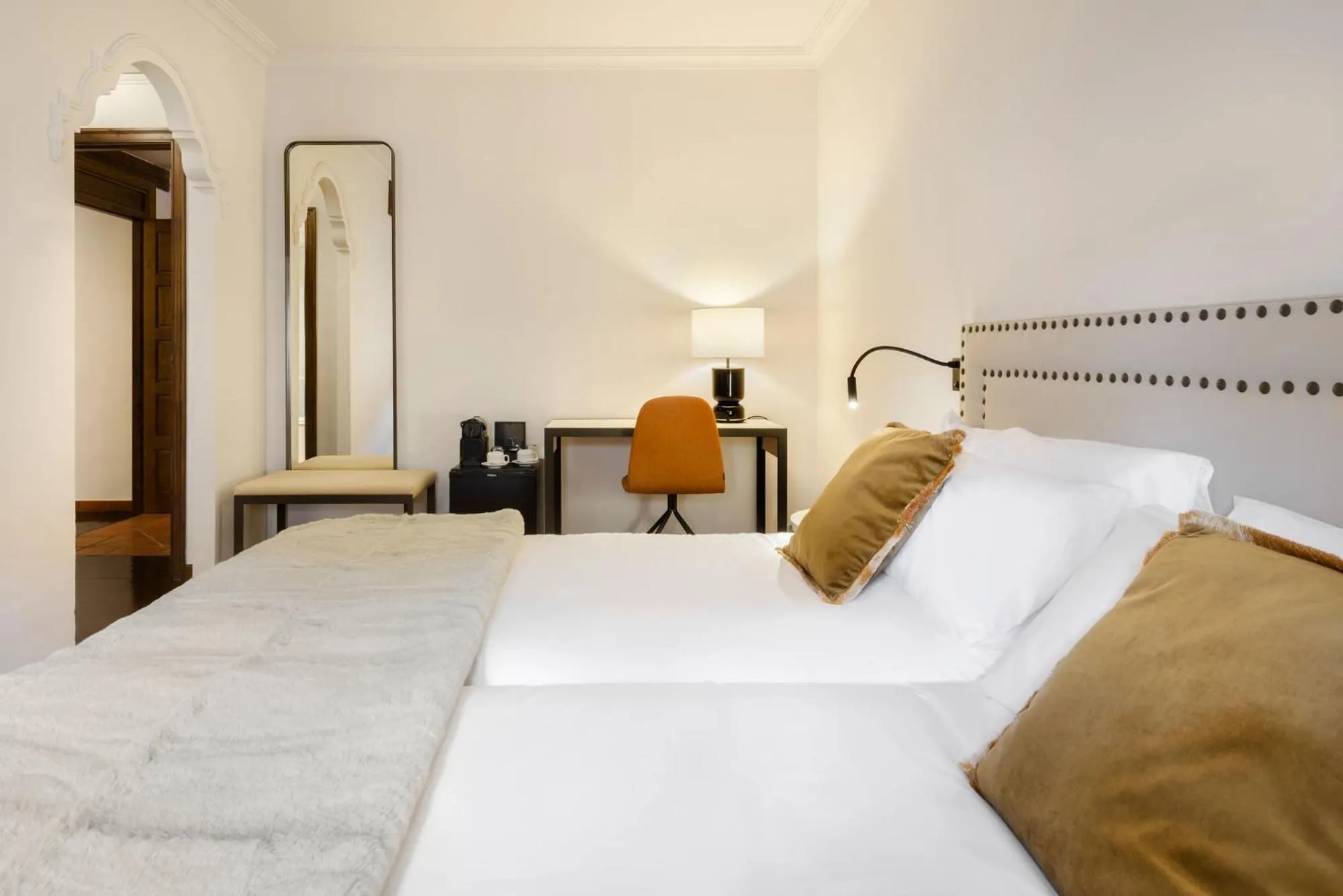 Photo of the whole room, Bed in Hotel Palacio Matutano-Daudén