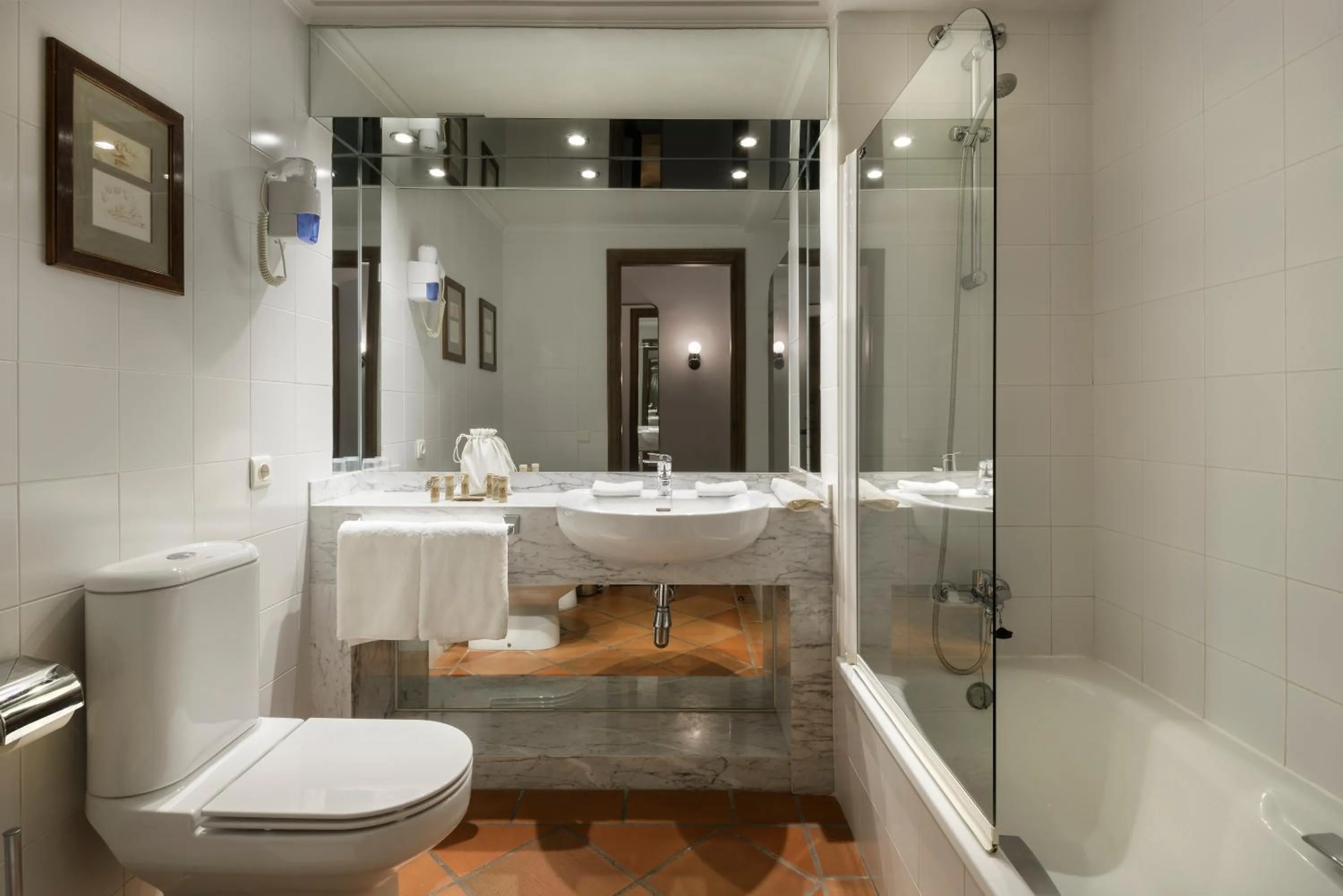 Bathroom in Hotel Palacio Matutano-Daudén