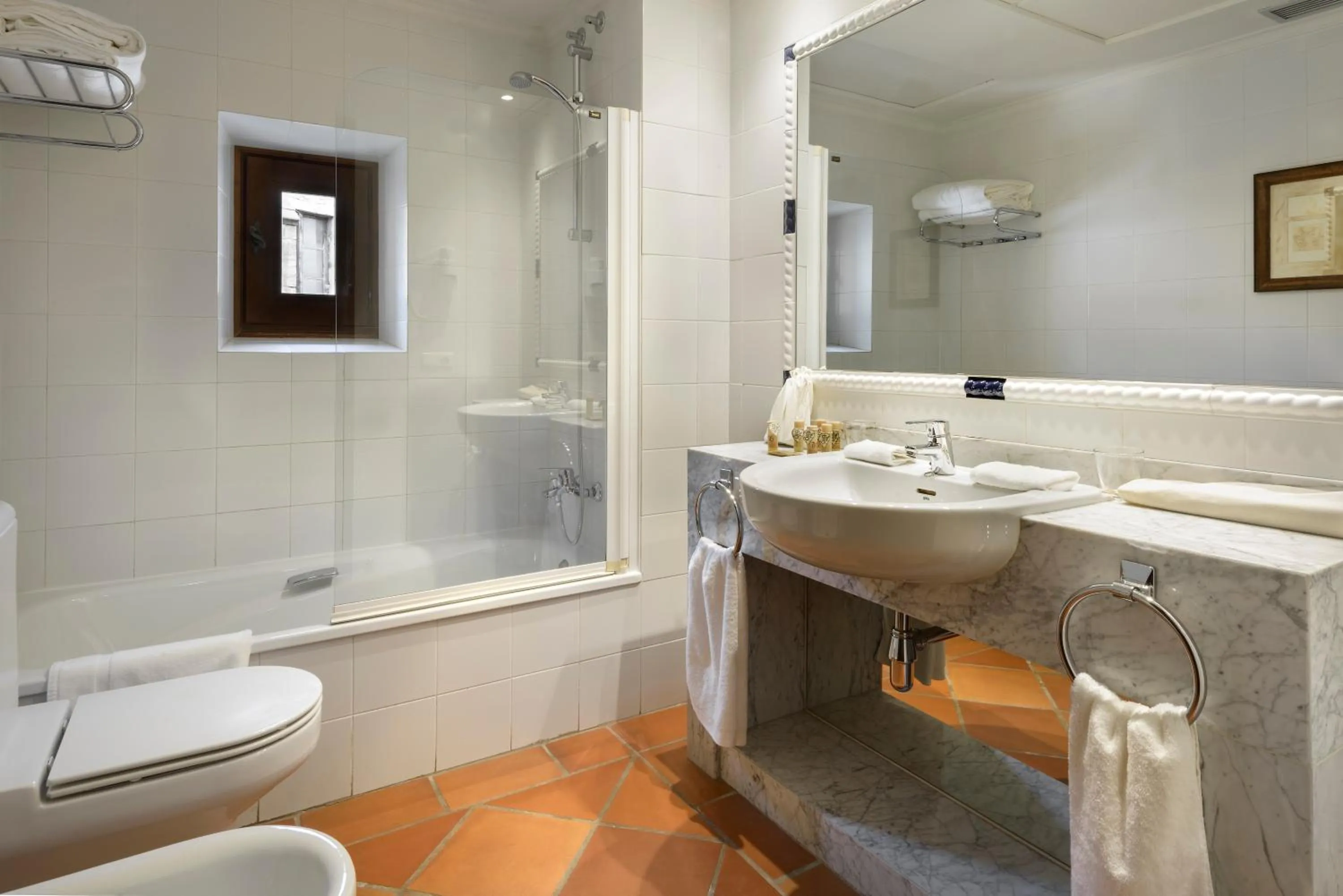 Bathroom in Hotel Palacio Matutano-Daudén