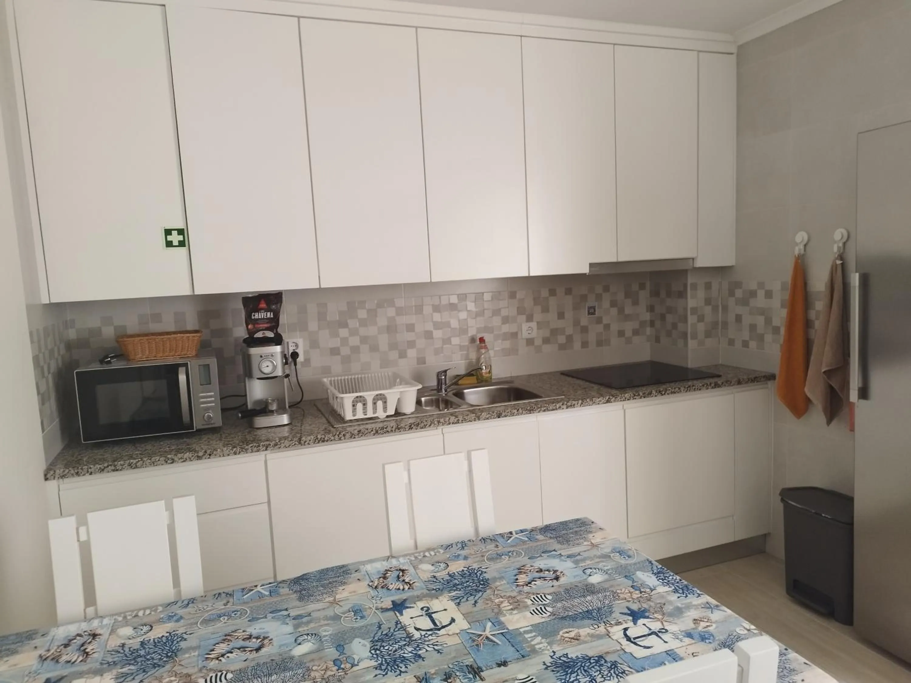 Communal kitchen in Brisa Do Mar - Consolação