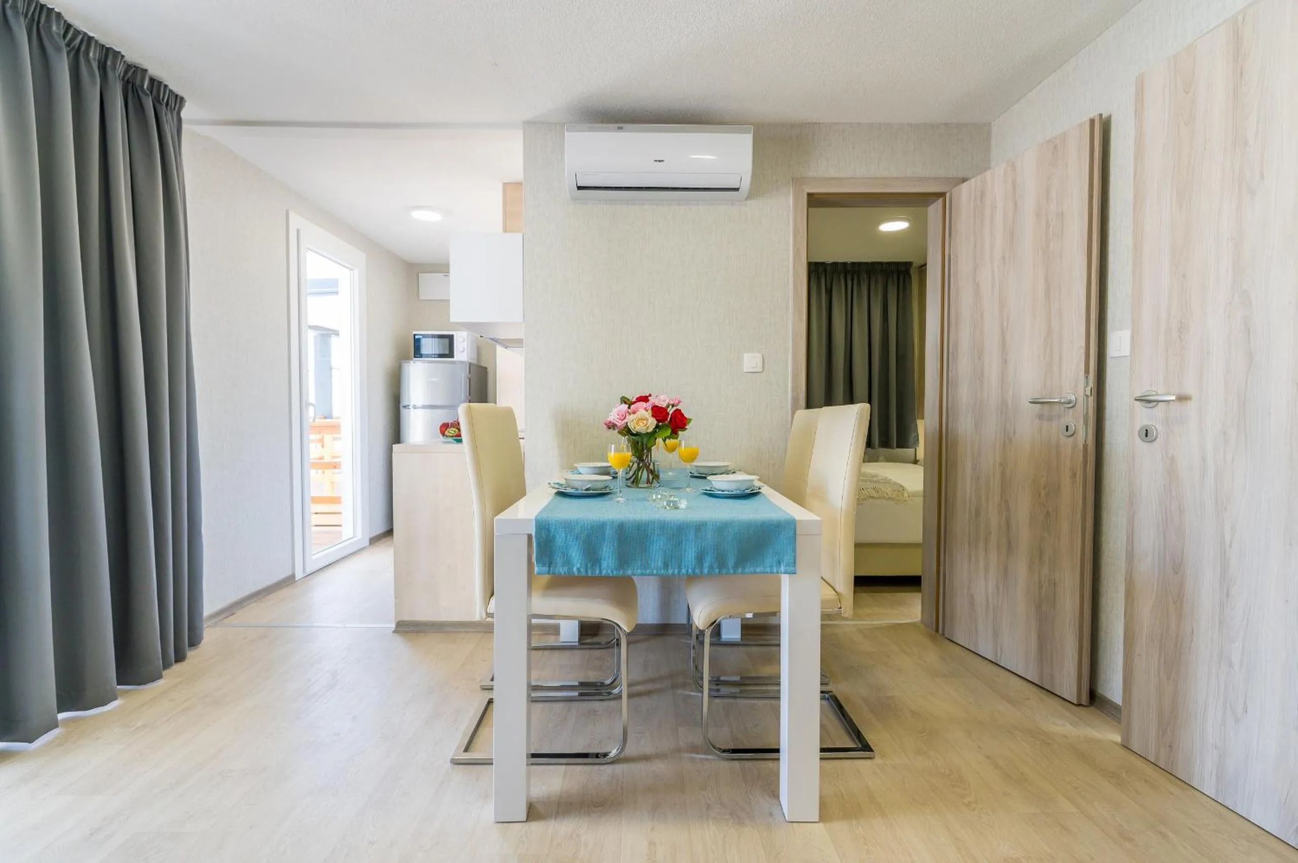 Dining area in Mobile Homes Krk Silo