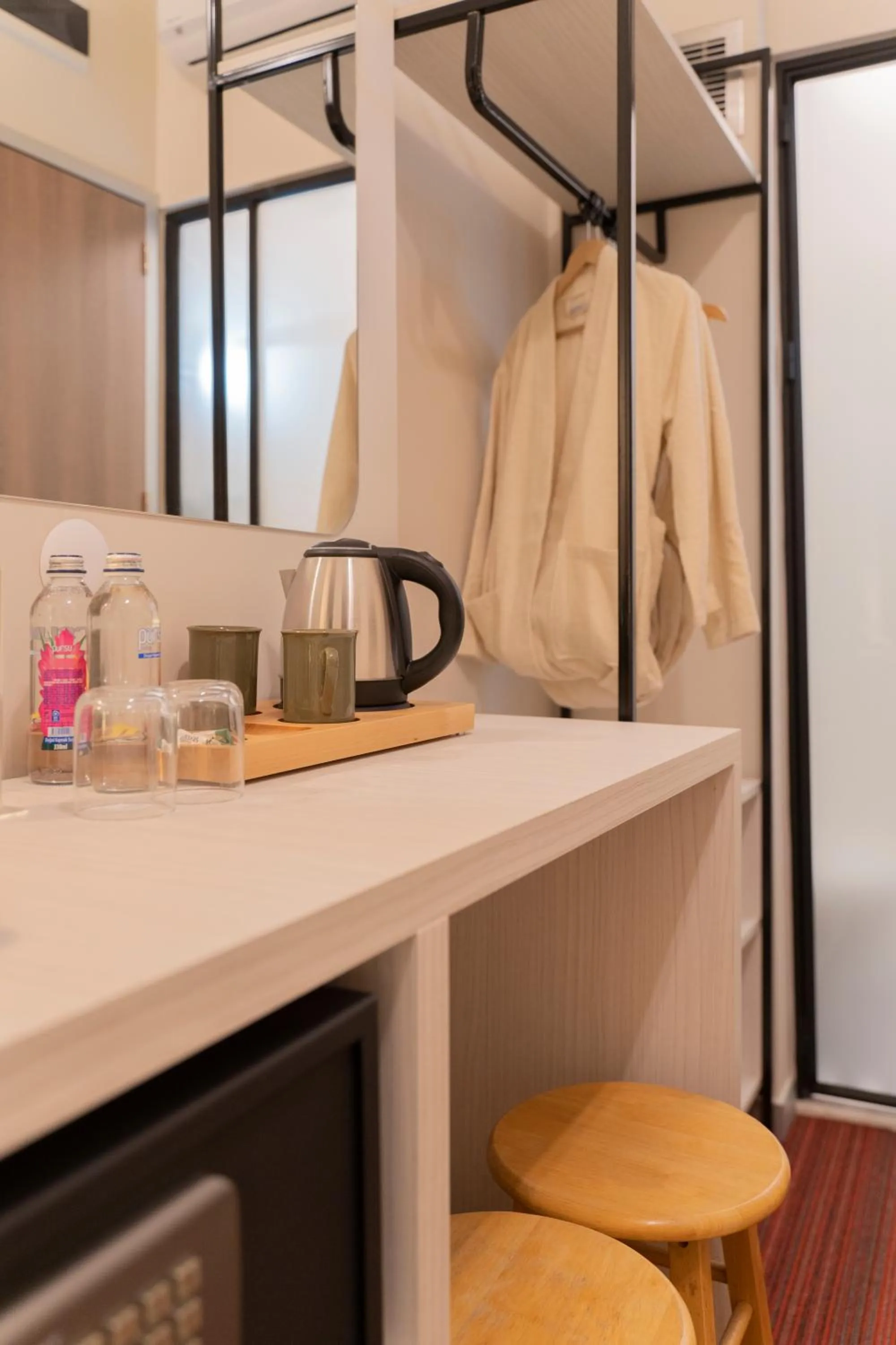 Coffee/tea facilities in Rafinn Hotel