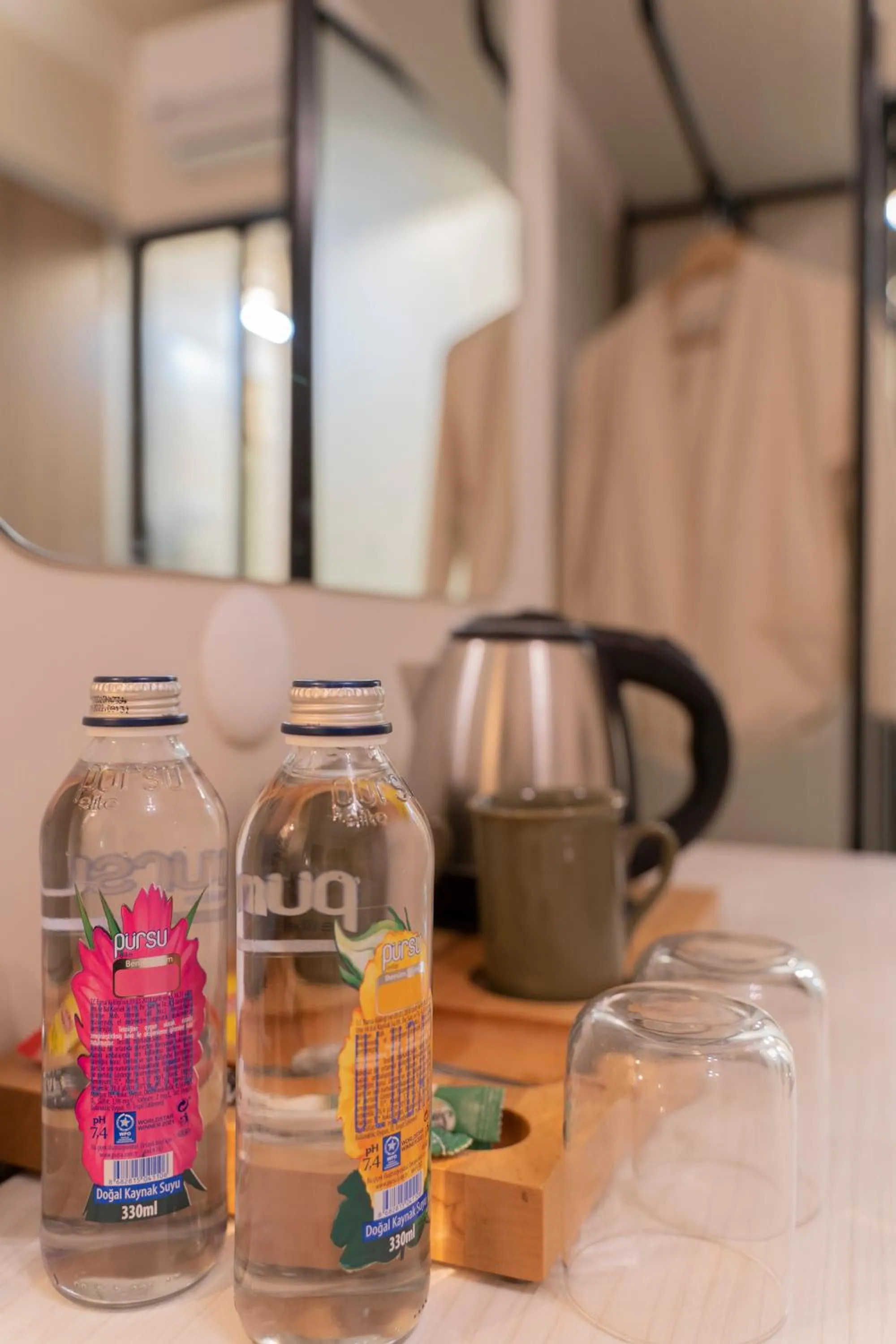 Coffee/tea facilities in Rafinn Hotel