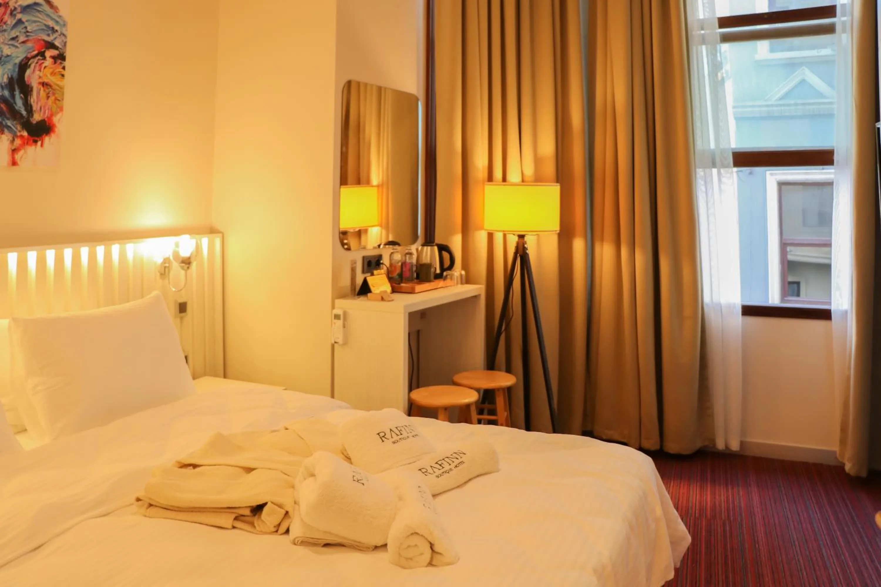 Coffee/tea facilities, Bed in Rafinn Hotel