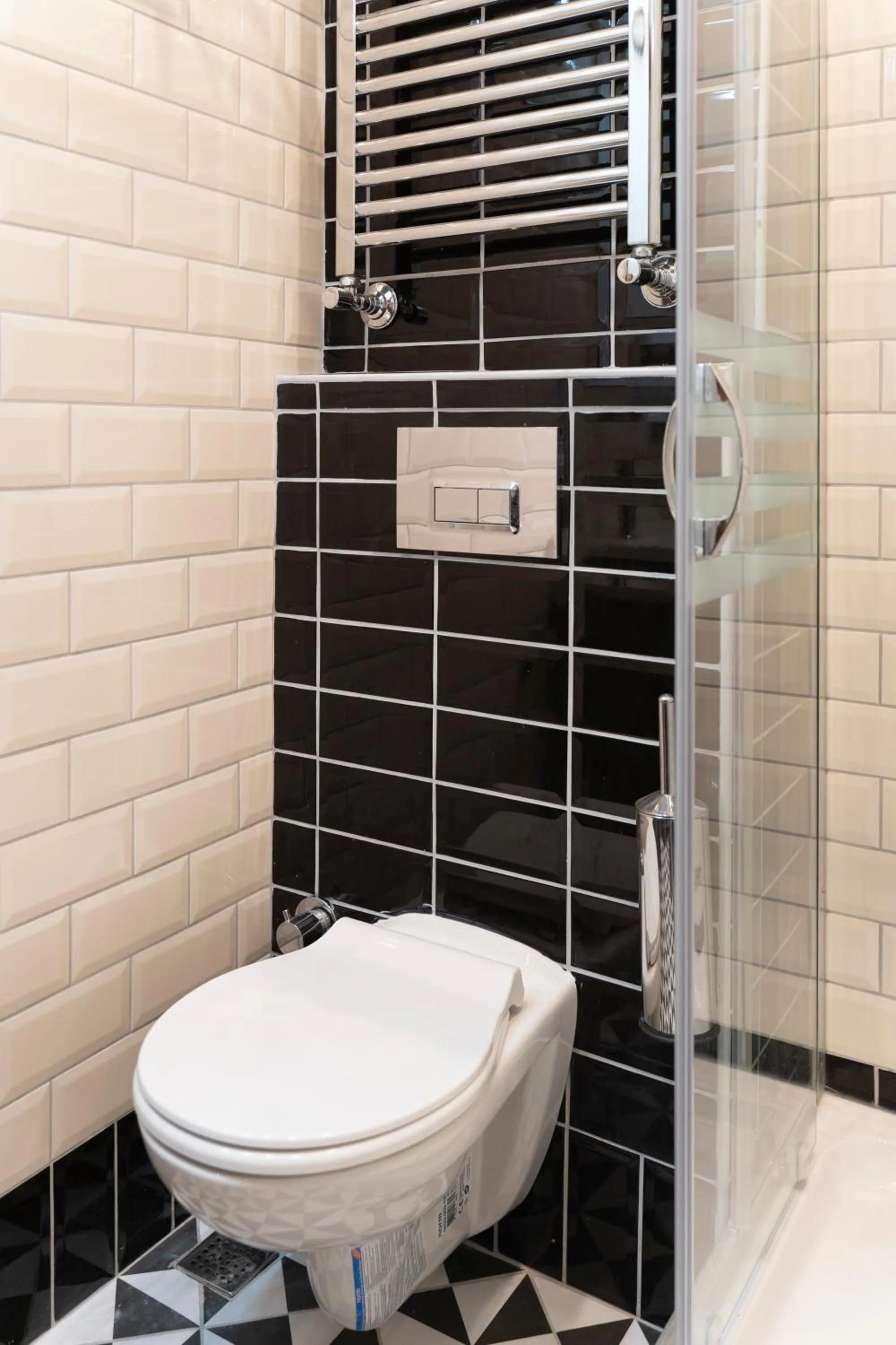 Toilet in Rafinn Hotel