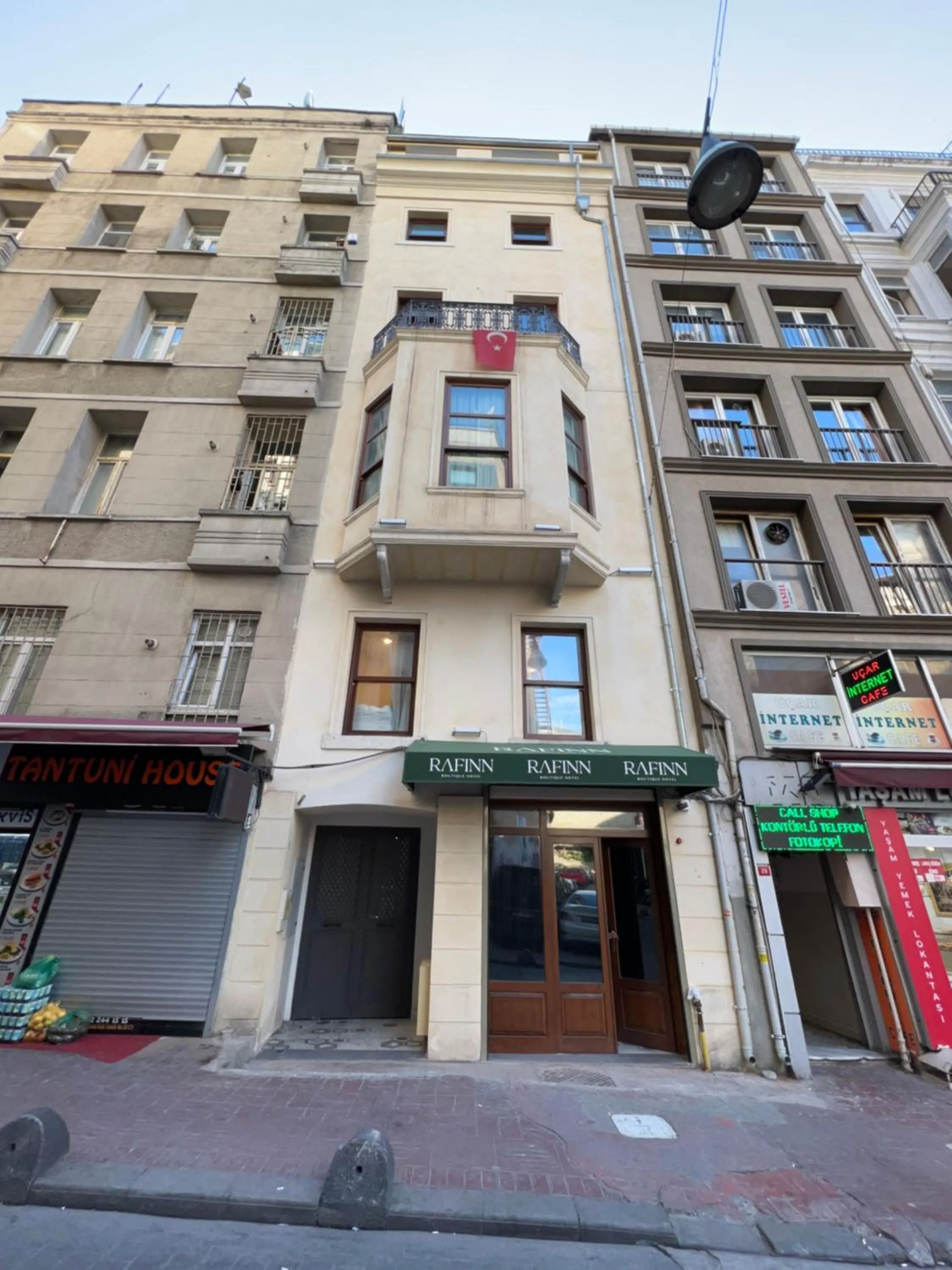 Property building in Rafinn Hotel