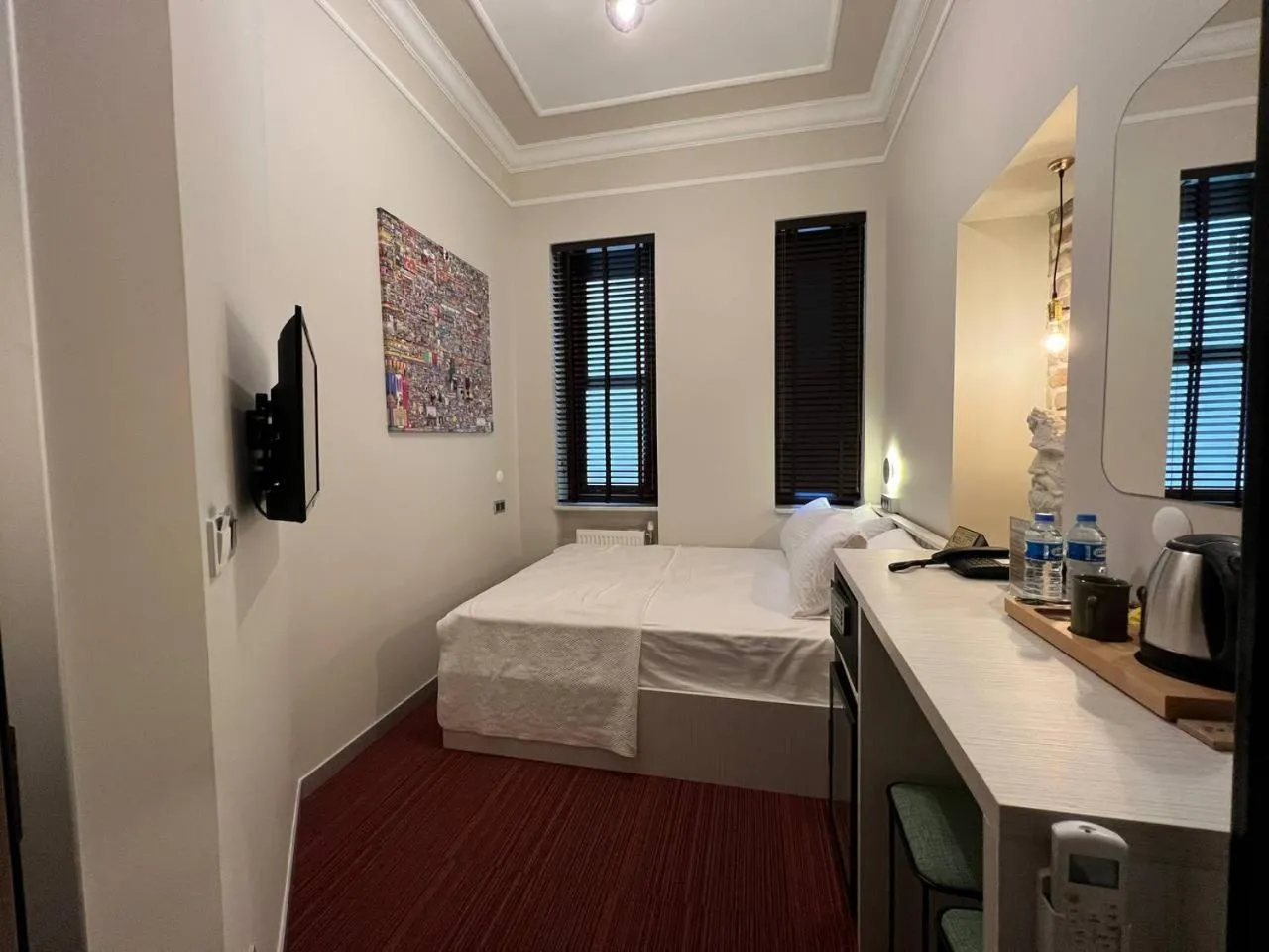 Photo of the whole room, Bed in Rafinn Hotel