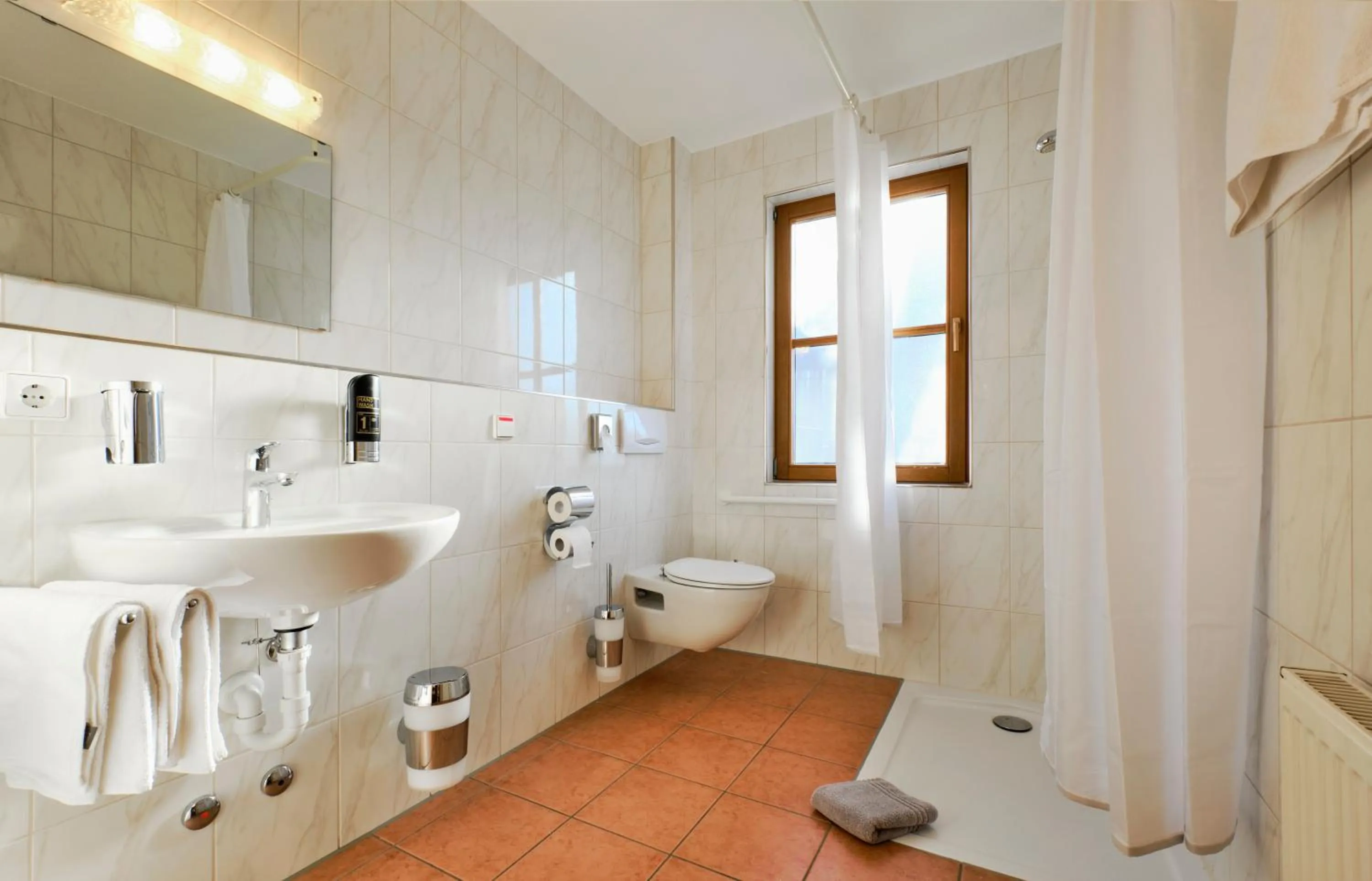 Shower in Hotel Restaurant Waldhorn Holzgerlingen