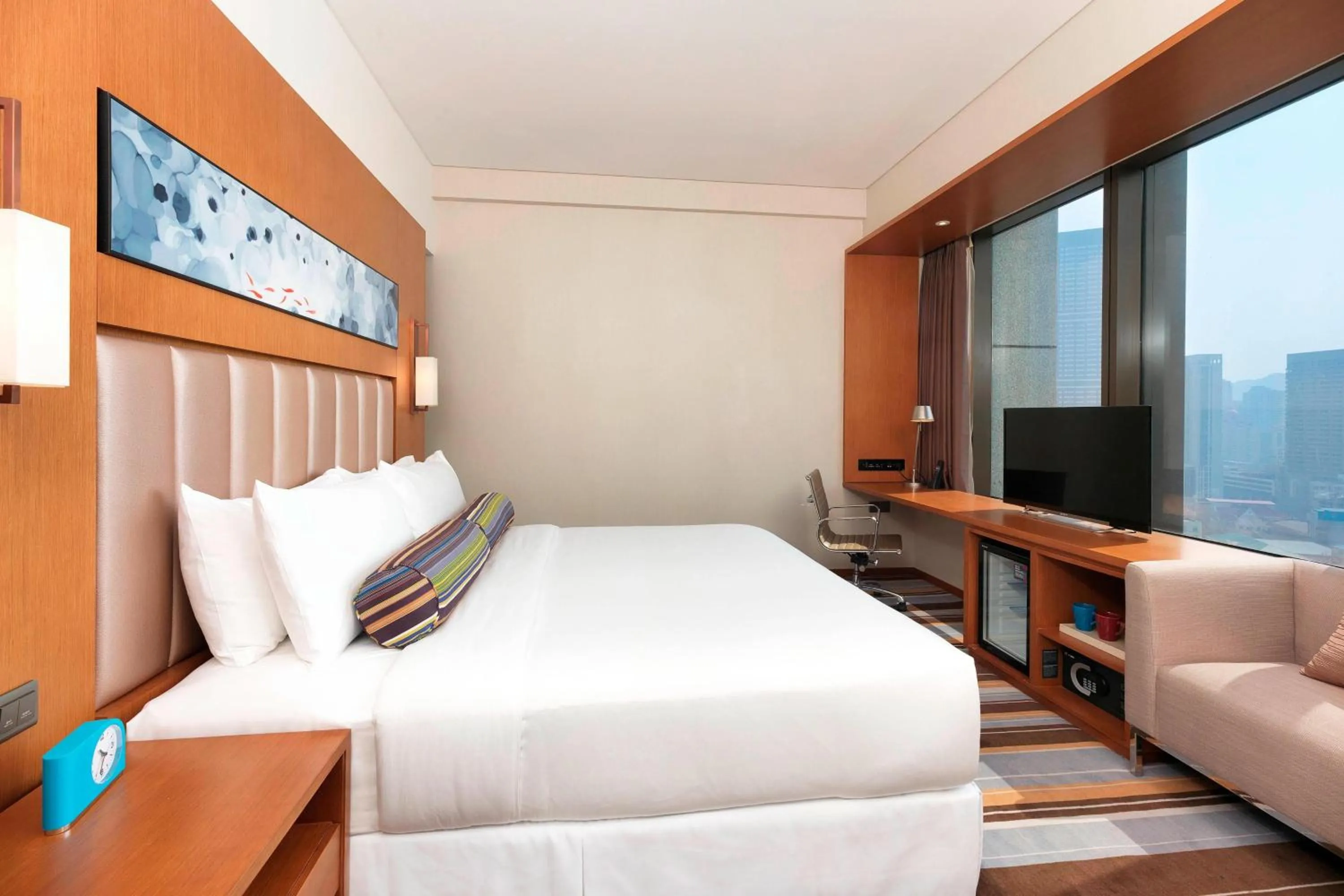 Photo of the whole room, Bed in Aloft Dalian