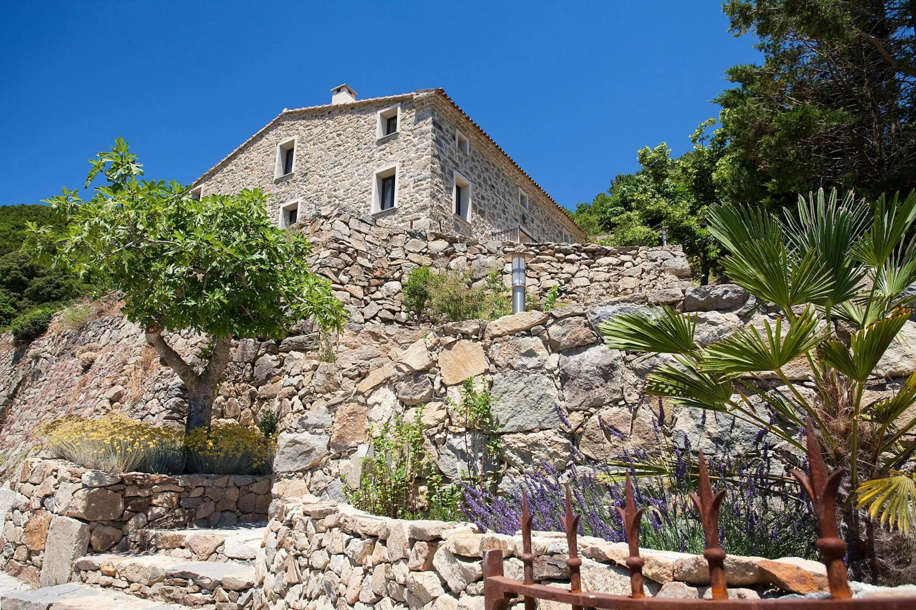 Property building in A Vignarella