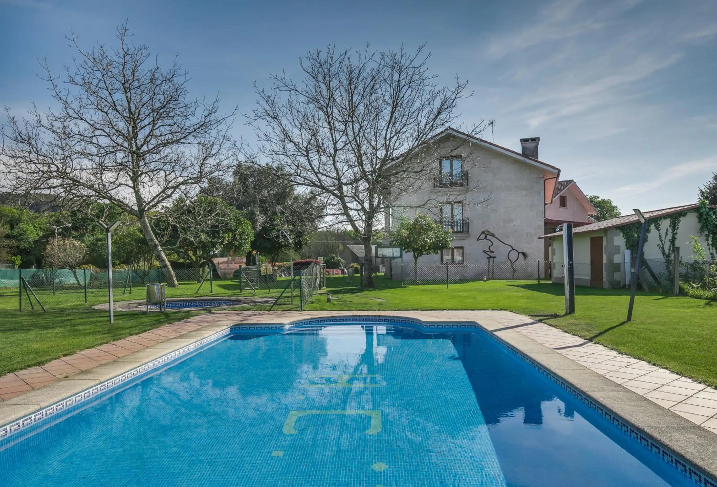Swimming pool in Hotel Rural Campaniola