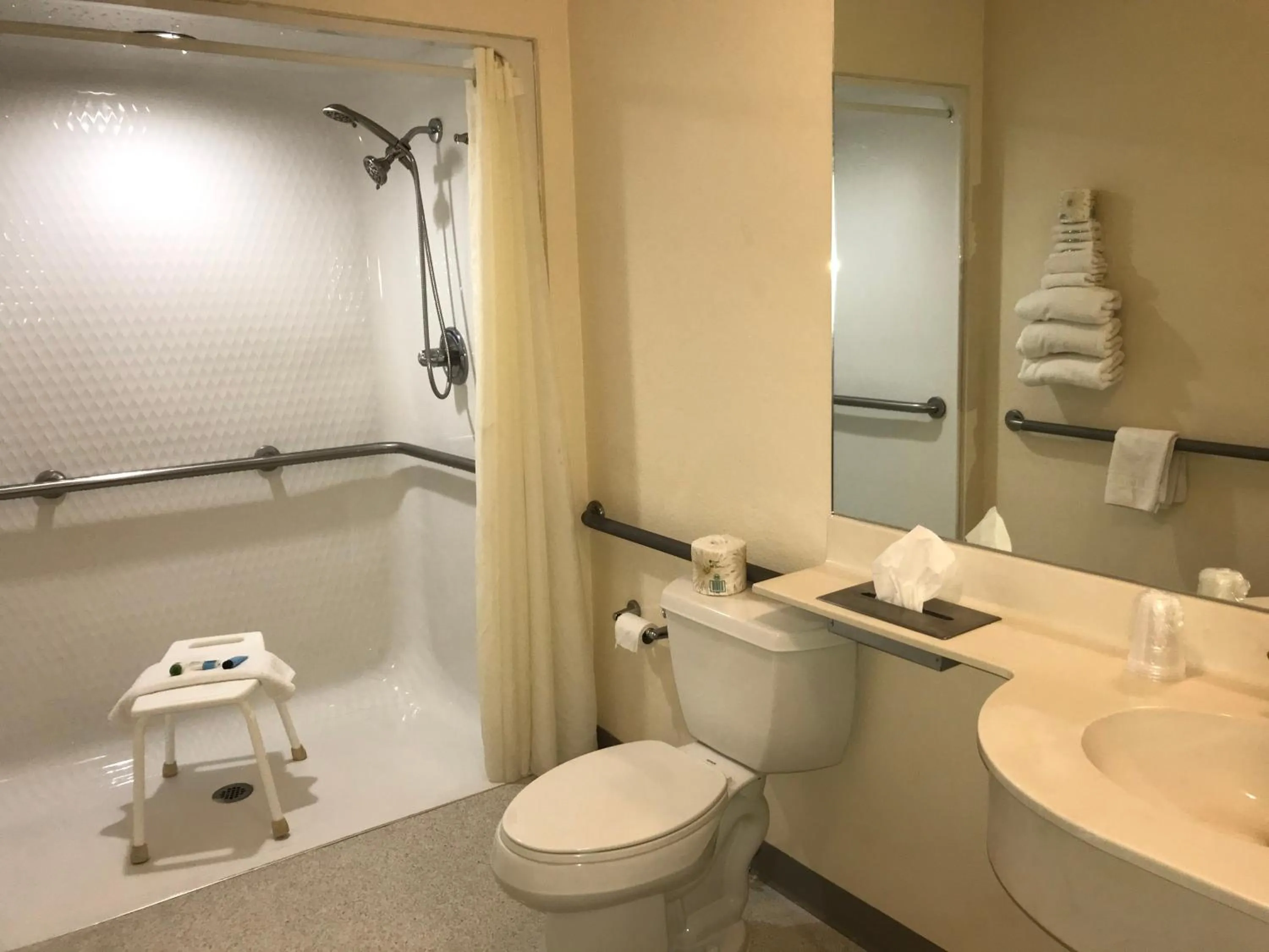 Shower in Chadron Inn & Suites