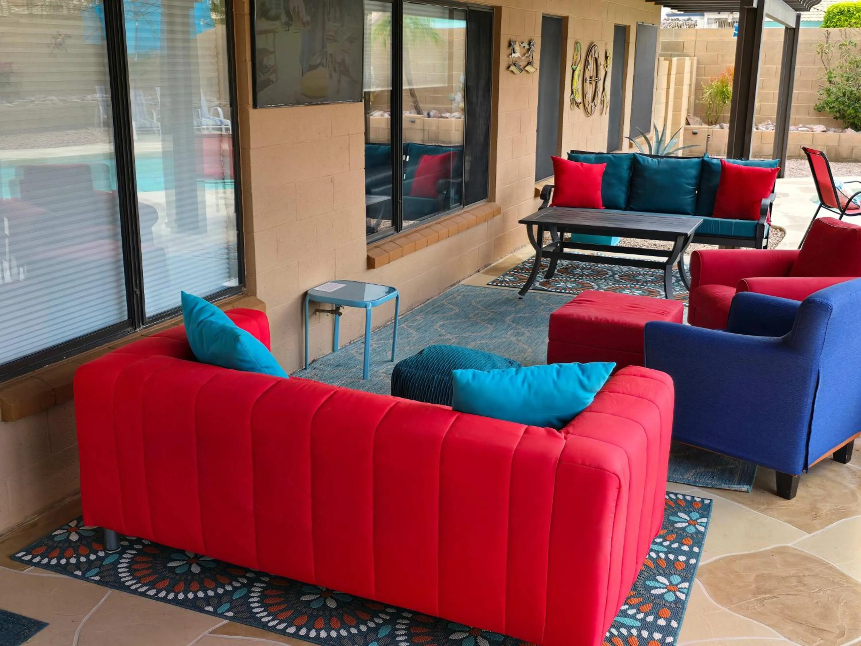 Cozy home with pool, fire table, BBQ, RV parking