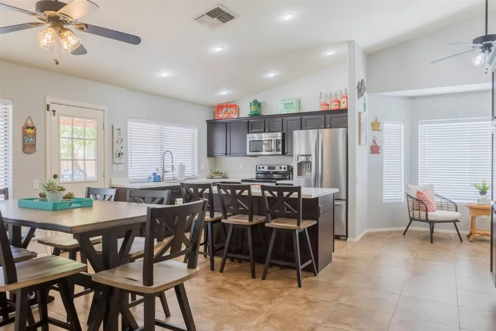 Cozy home with pool, fire table, BBQ, RV parking