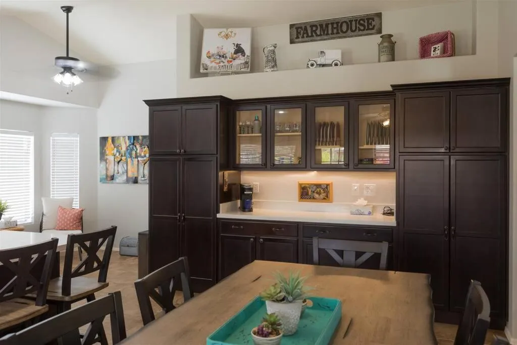 Cozy home with pool, fire table, BBQ, RV parking