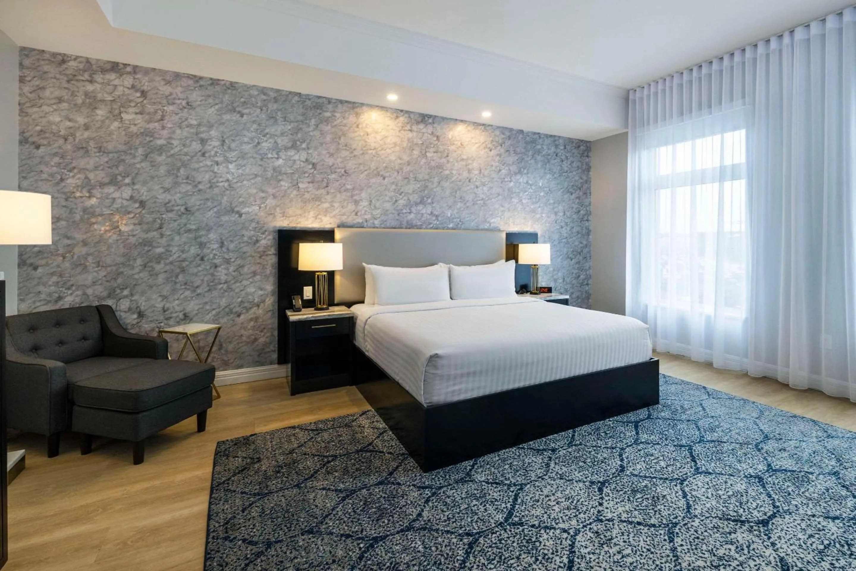 Bedroom, Bed in Halifax Tower Hotel & Conference Centre, an Ascend Collection Hotel