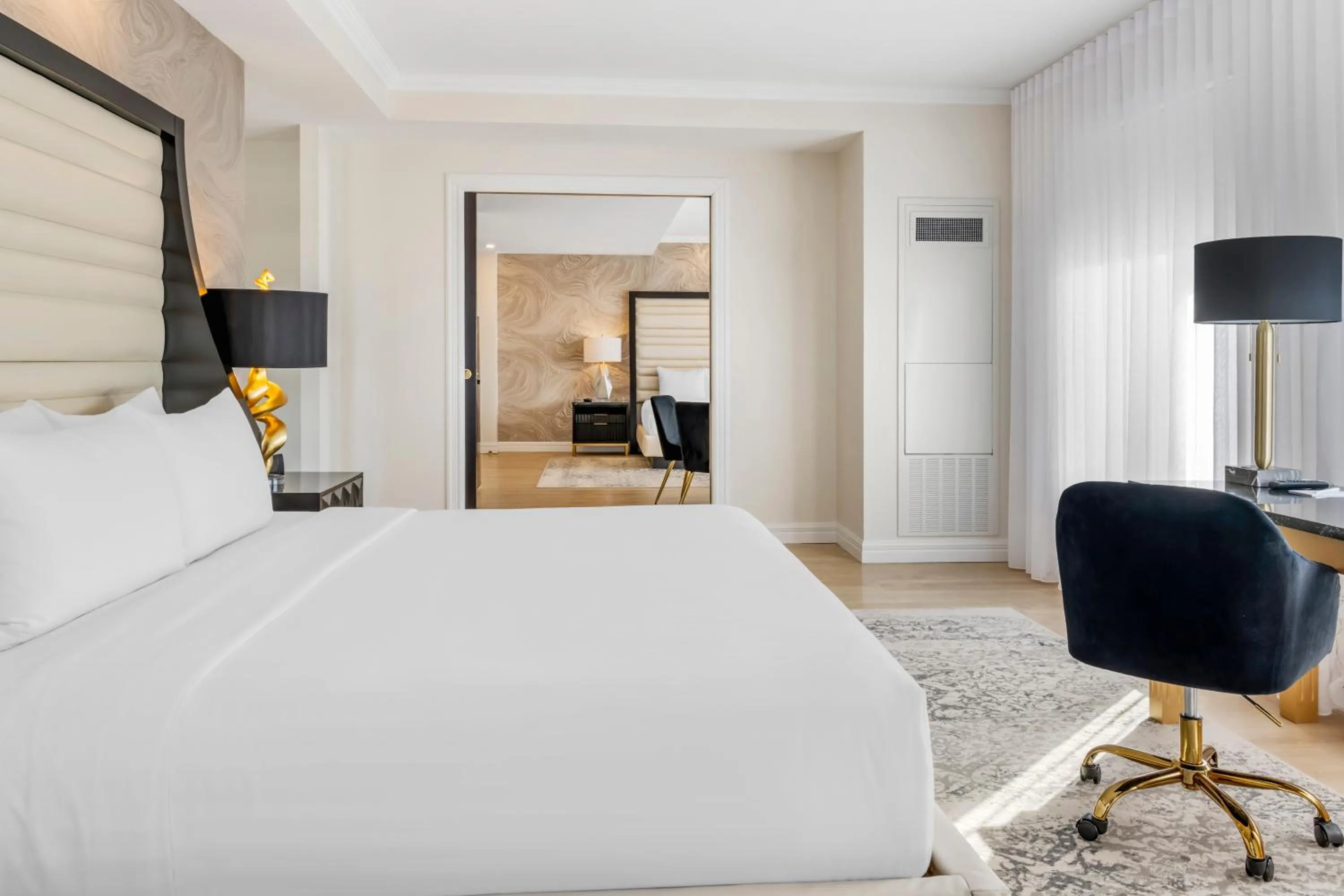 Bed in Halifax Tower Hotel & Conference Centre, an Ascend Collection Hotel