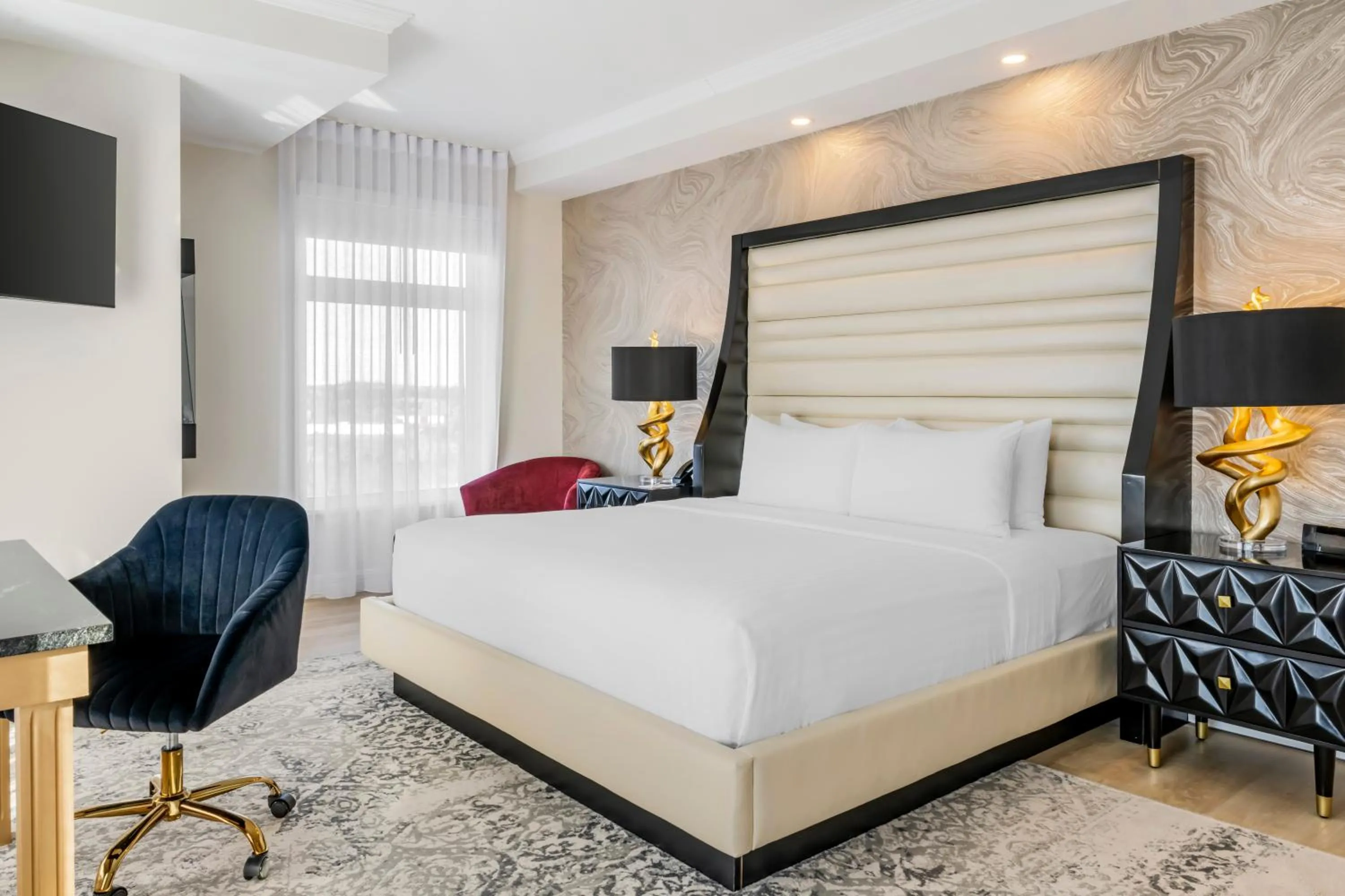 Bed in Halifax Tower Hotel & Conference Centre, an Ascend Collection Hotel