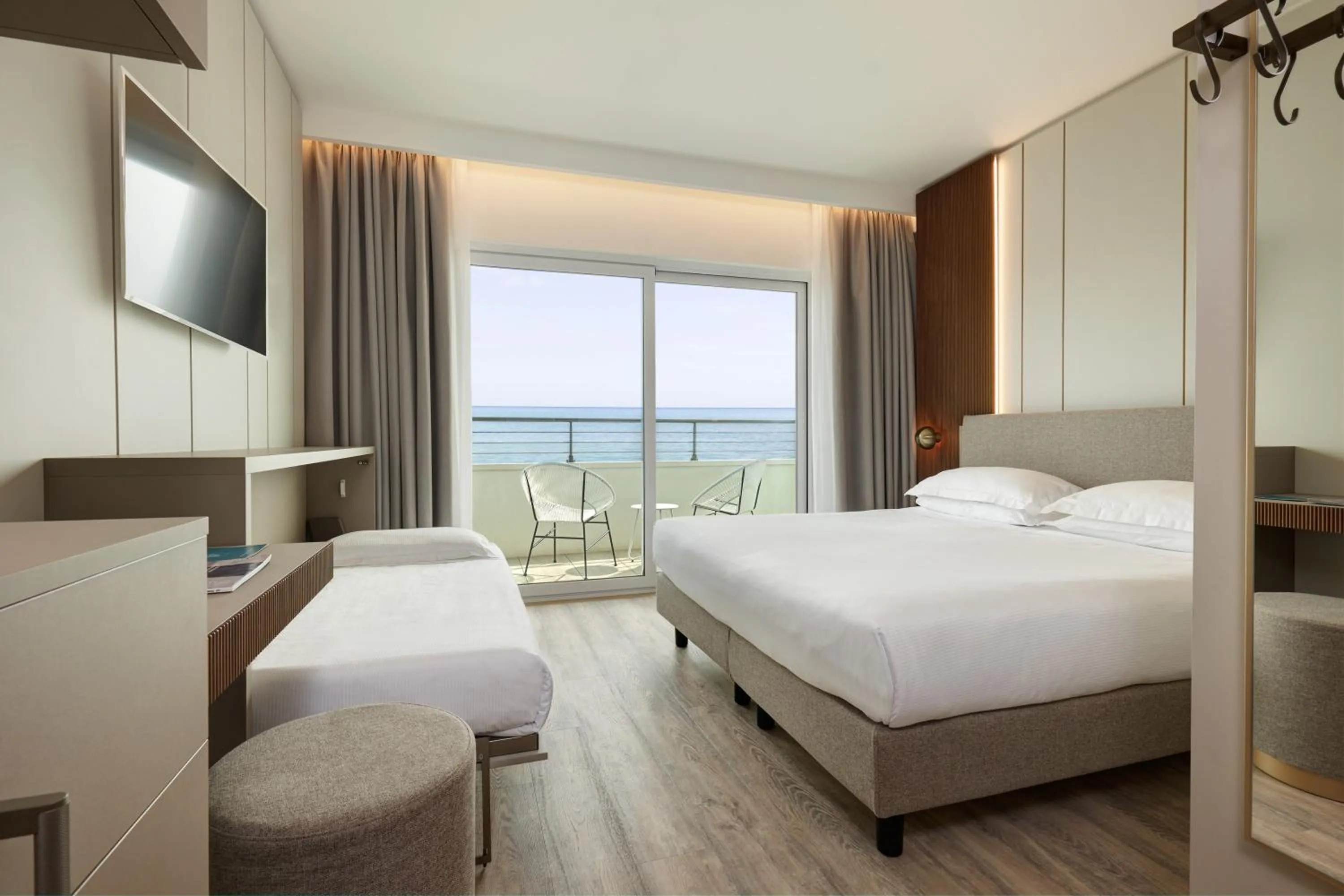 Bed in Adriatic Palace Hotel