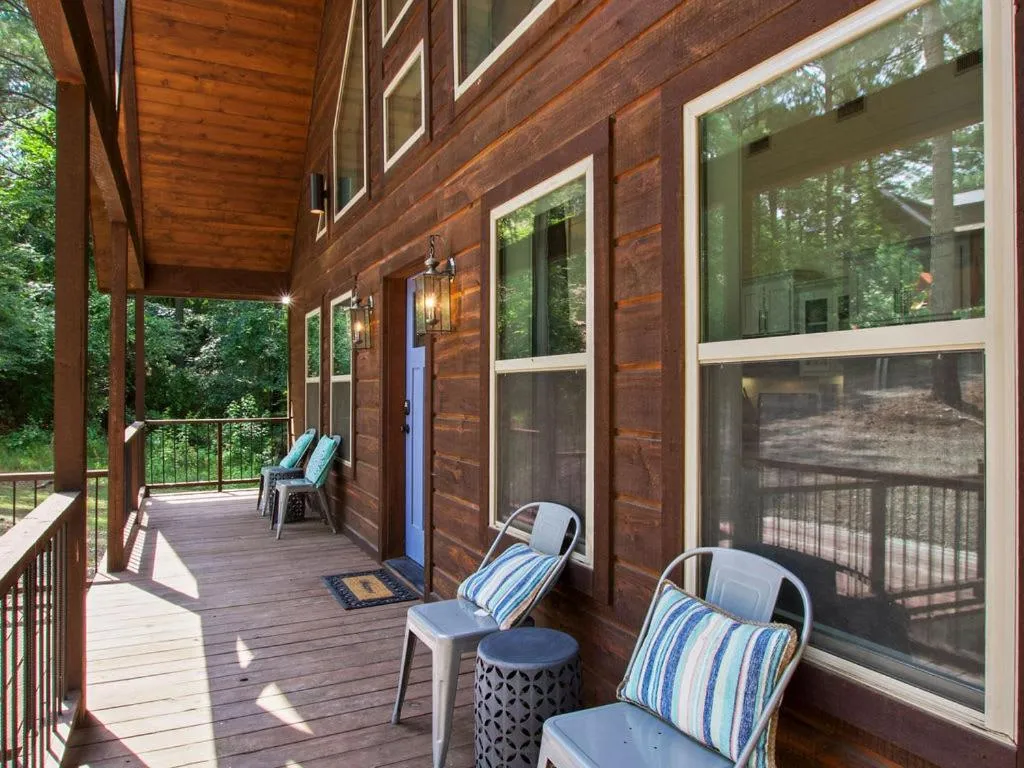 Stunning Luxury Cabin w Hot Tub and Fire Pit Holy Shiplap is Perfect Romantic Couples Getaway