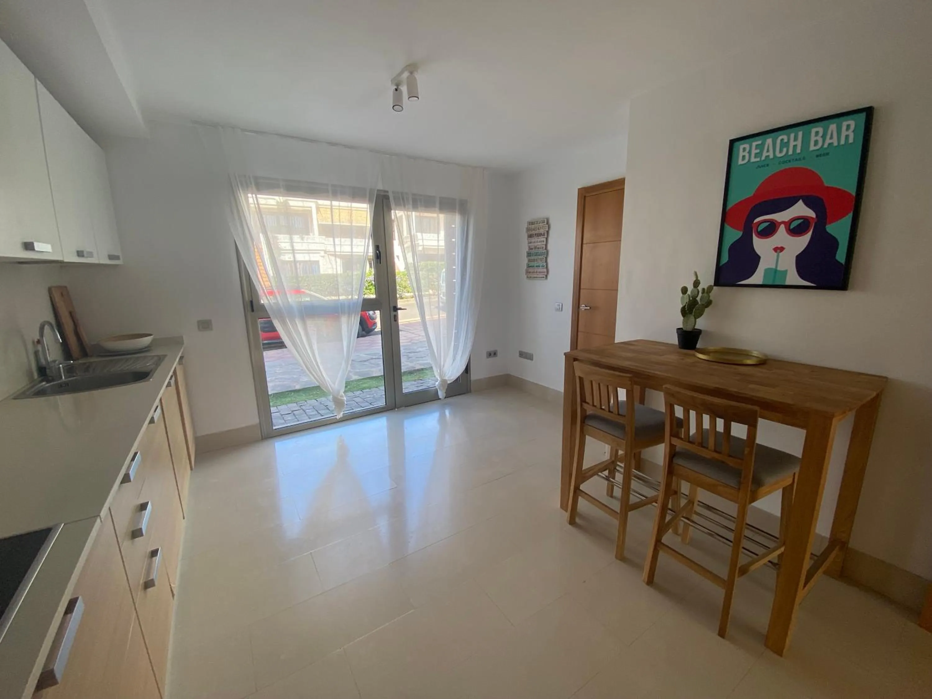 Kitchen or kitchenette in SUN BAY VILLAS APARTMENT