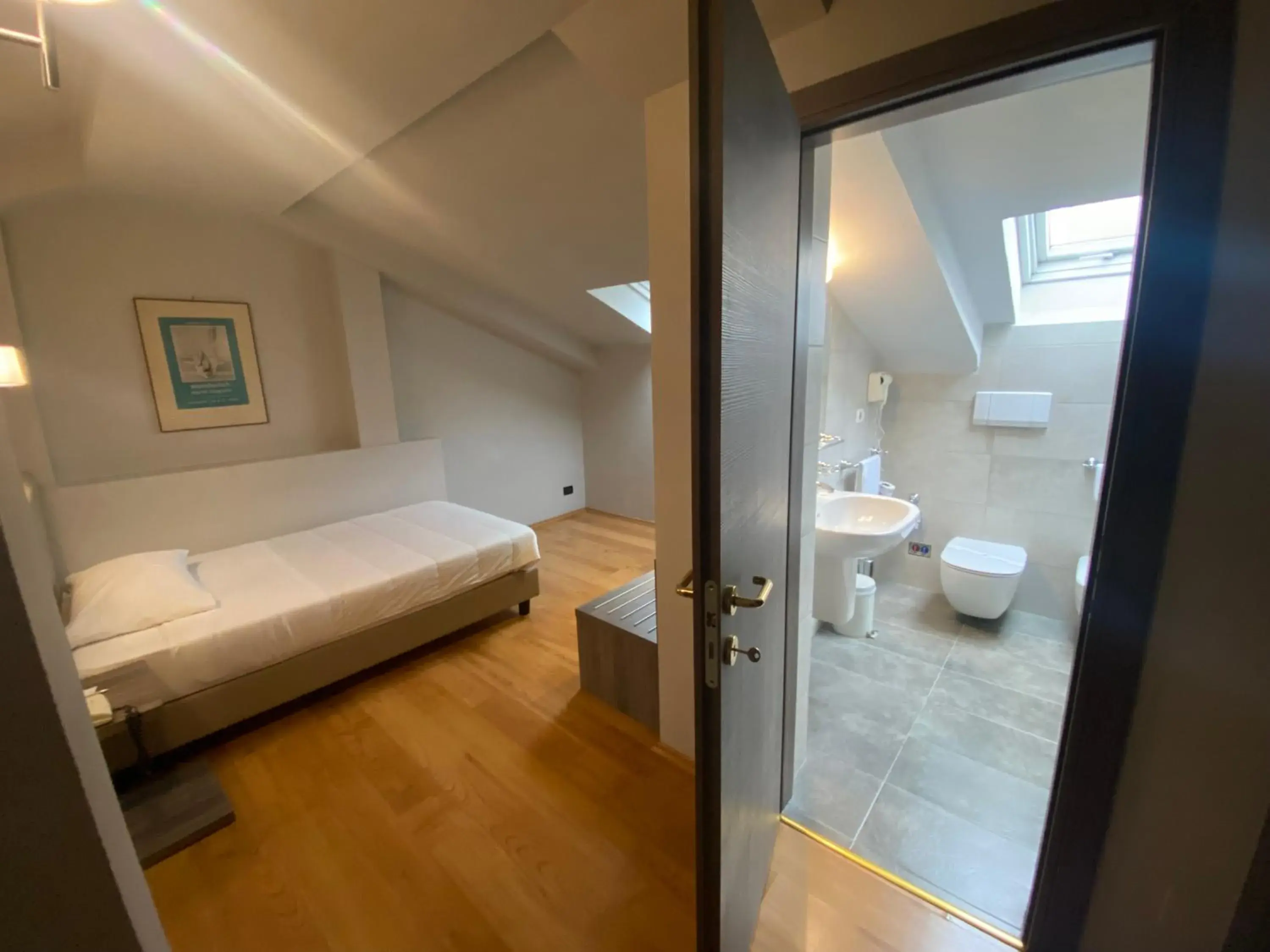 Economy Single Room in Jet Hotel Economy Single Room in Jet Hotel