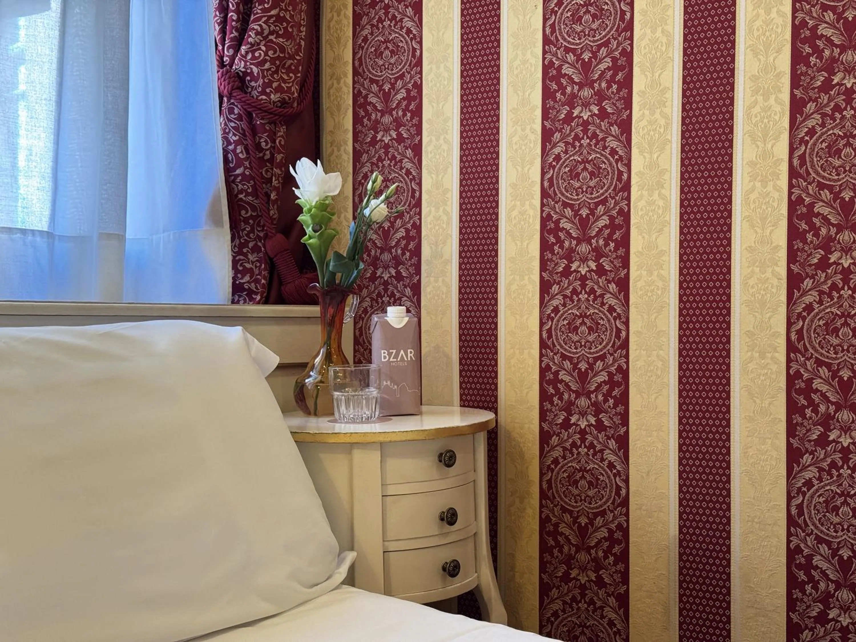 Bed in Hotel Alcyone