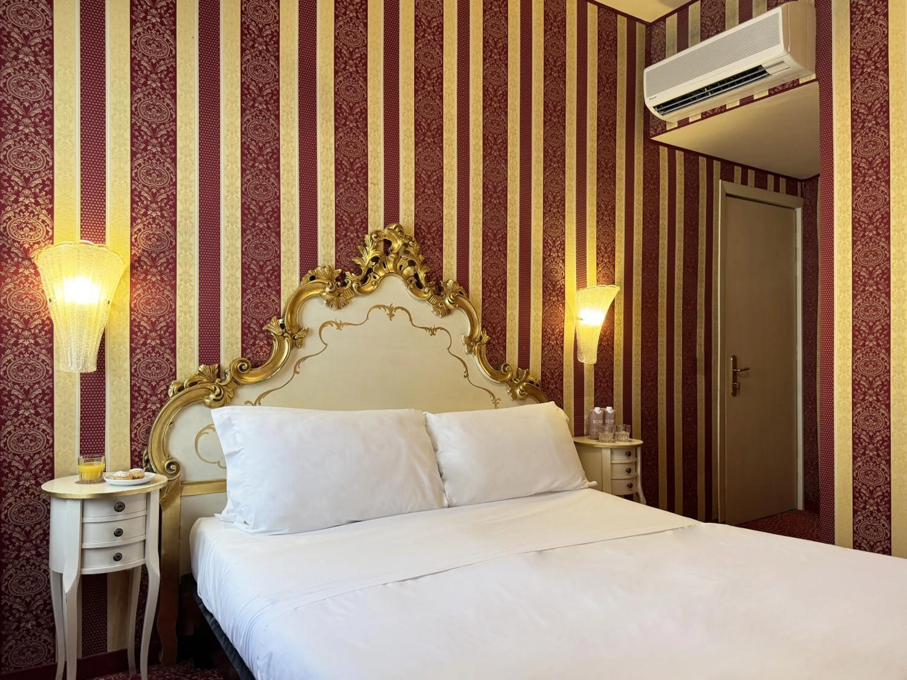 Bed in Hotel Alcyone