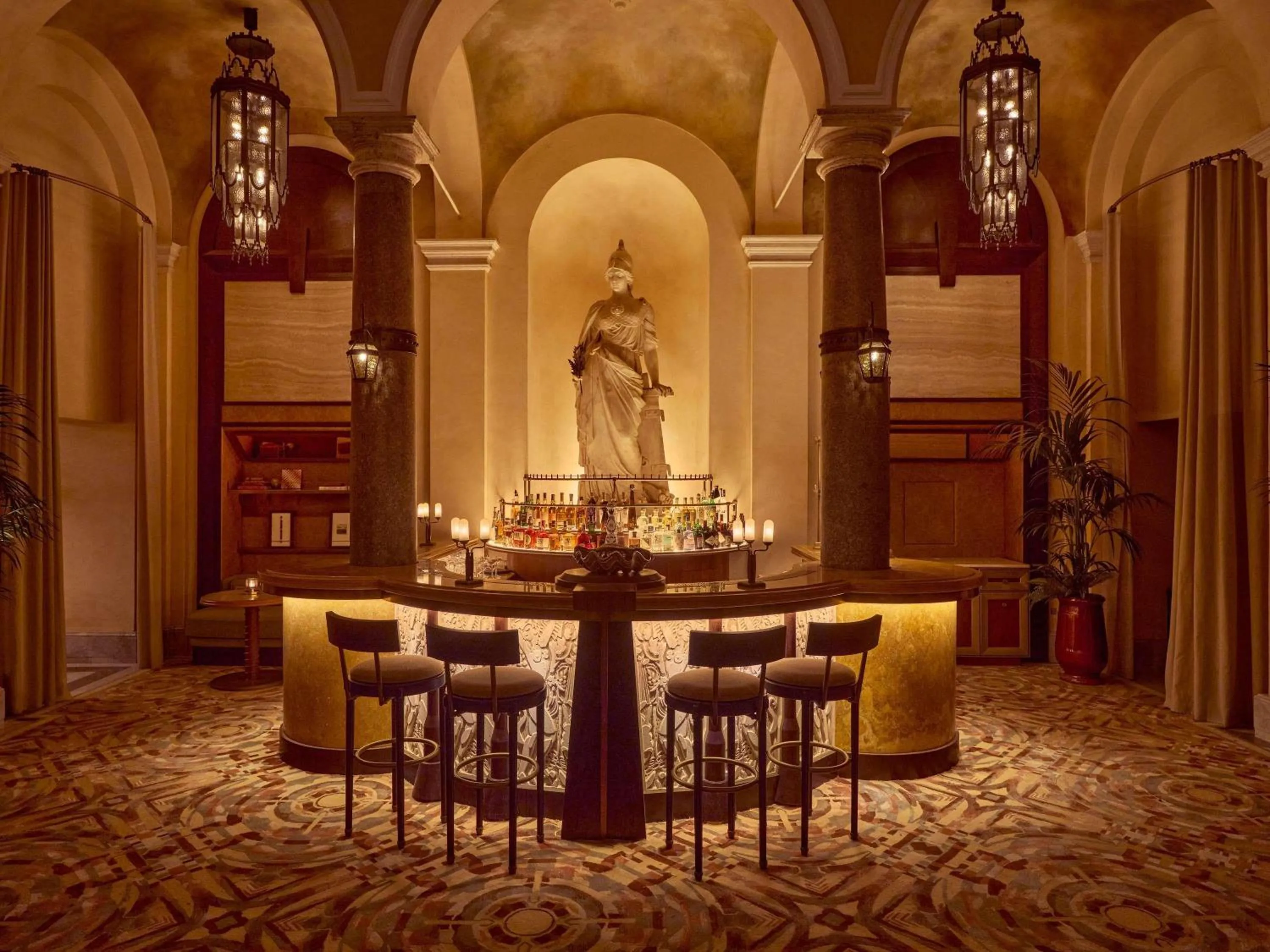 Lounge or bar in Orient Express La Minerva