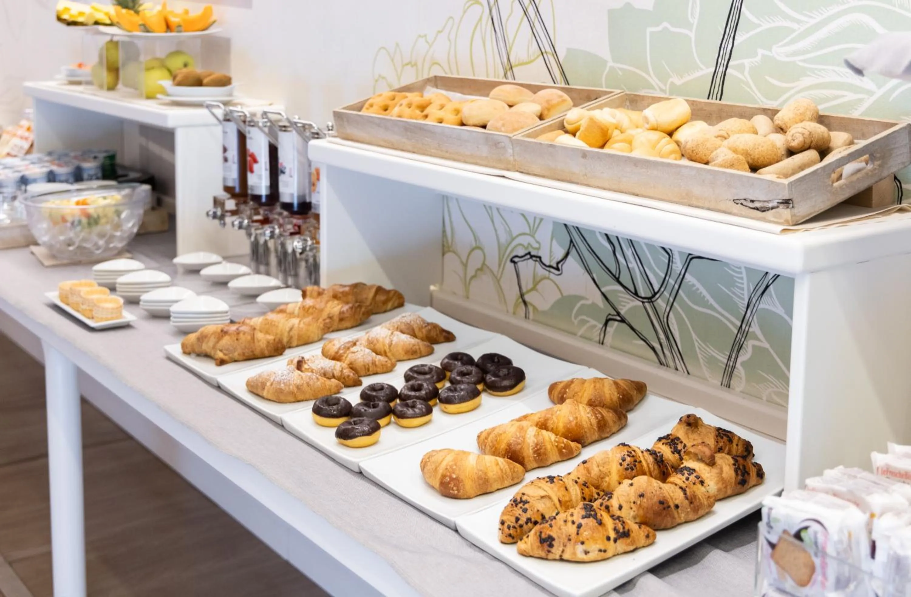 Breakfast in Best Western Hotel Crimea