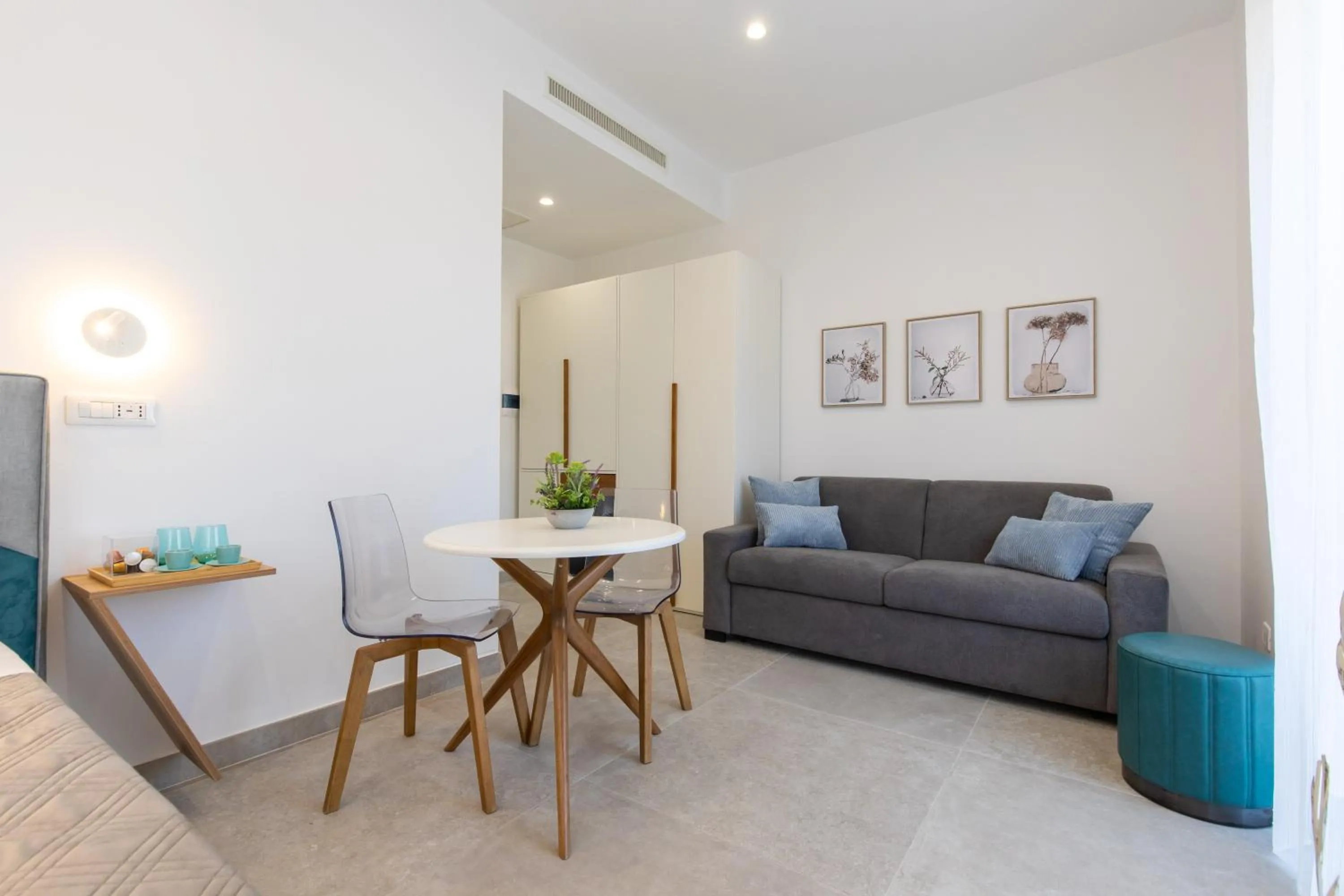Dining area in Baia Flegrea Meublè
