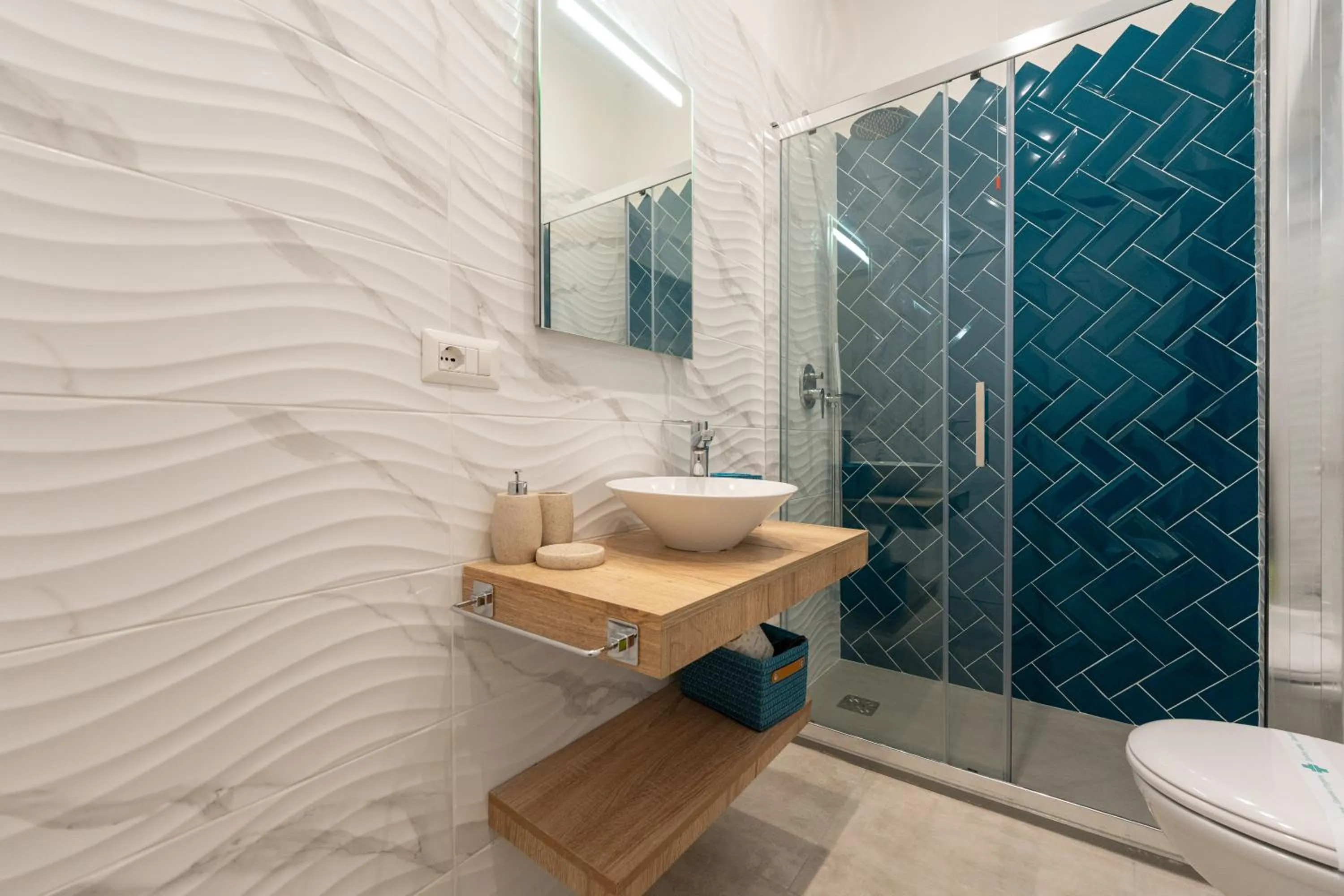 Shower in Baia Flegrea Meublè