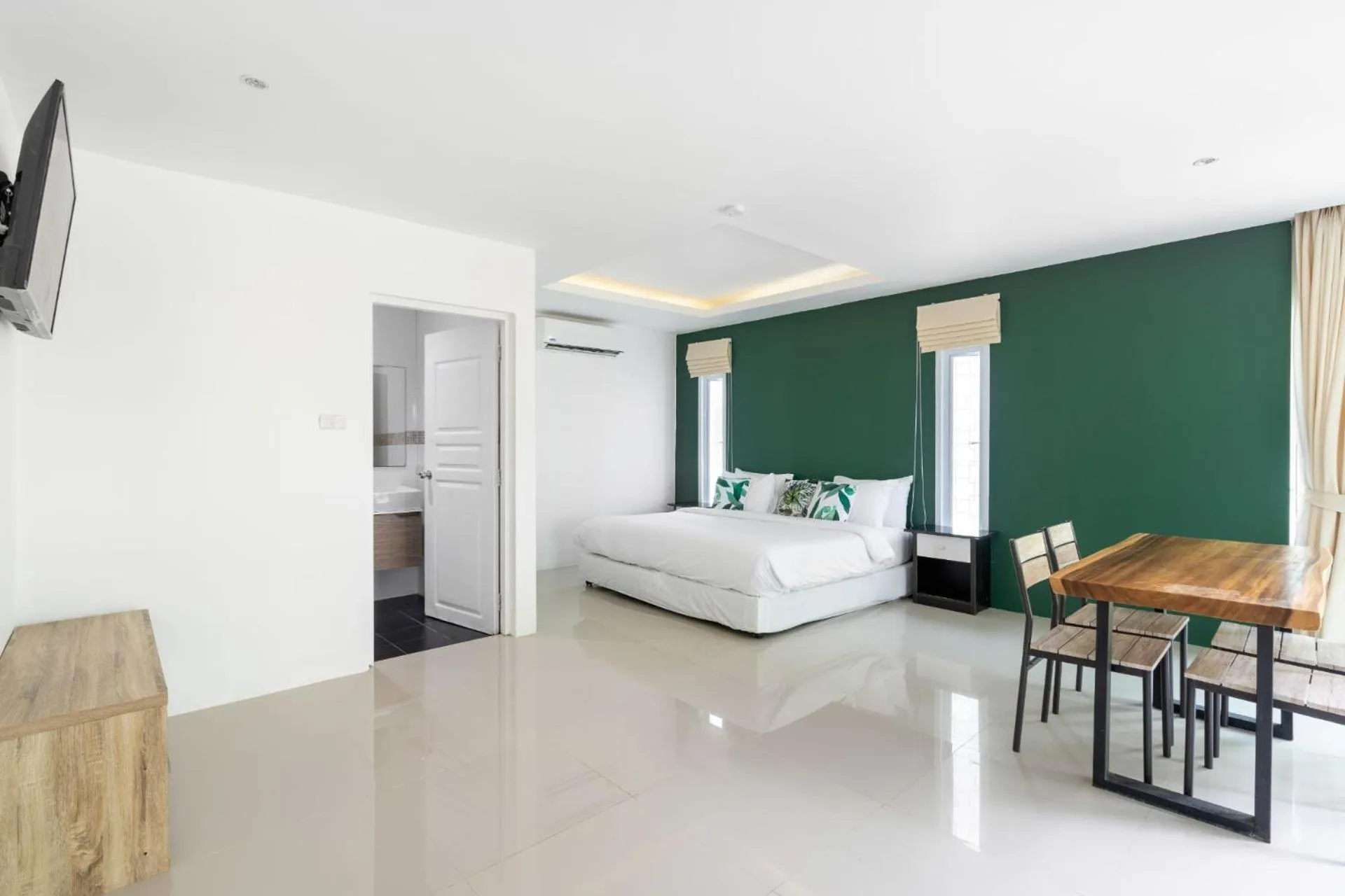 Photo of the whole room, Bed in 4U Resort Samui