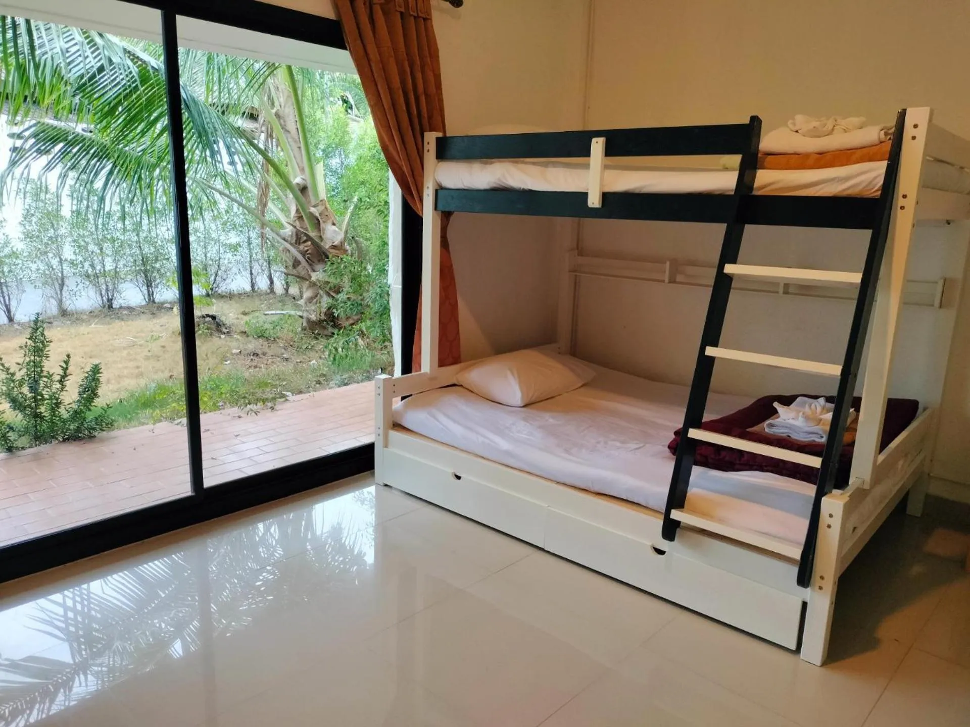 Bedroom, Bed in 4U Resort Samui