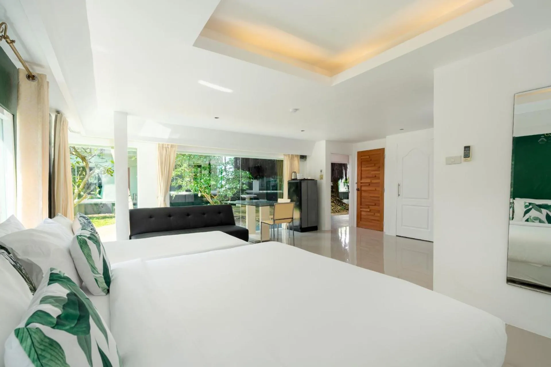 Photo of the whole room, Bed in 4U Resort Samui